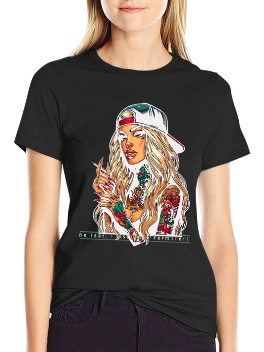 Camiseta Negra con Diseño de Chica Tatuada