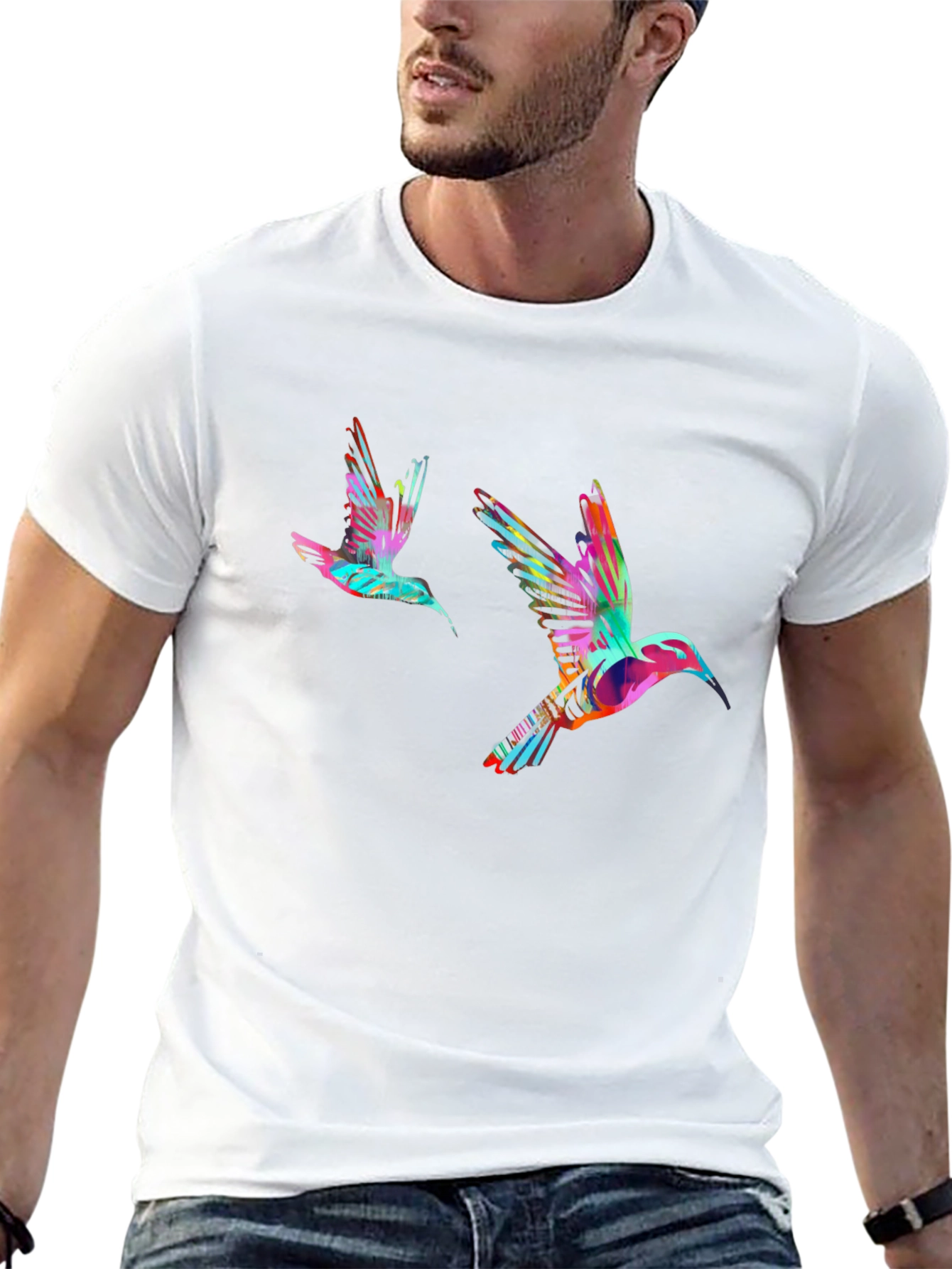 Camiseta Negra con Diseño de Colibríes Abstractos