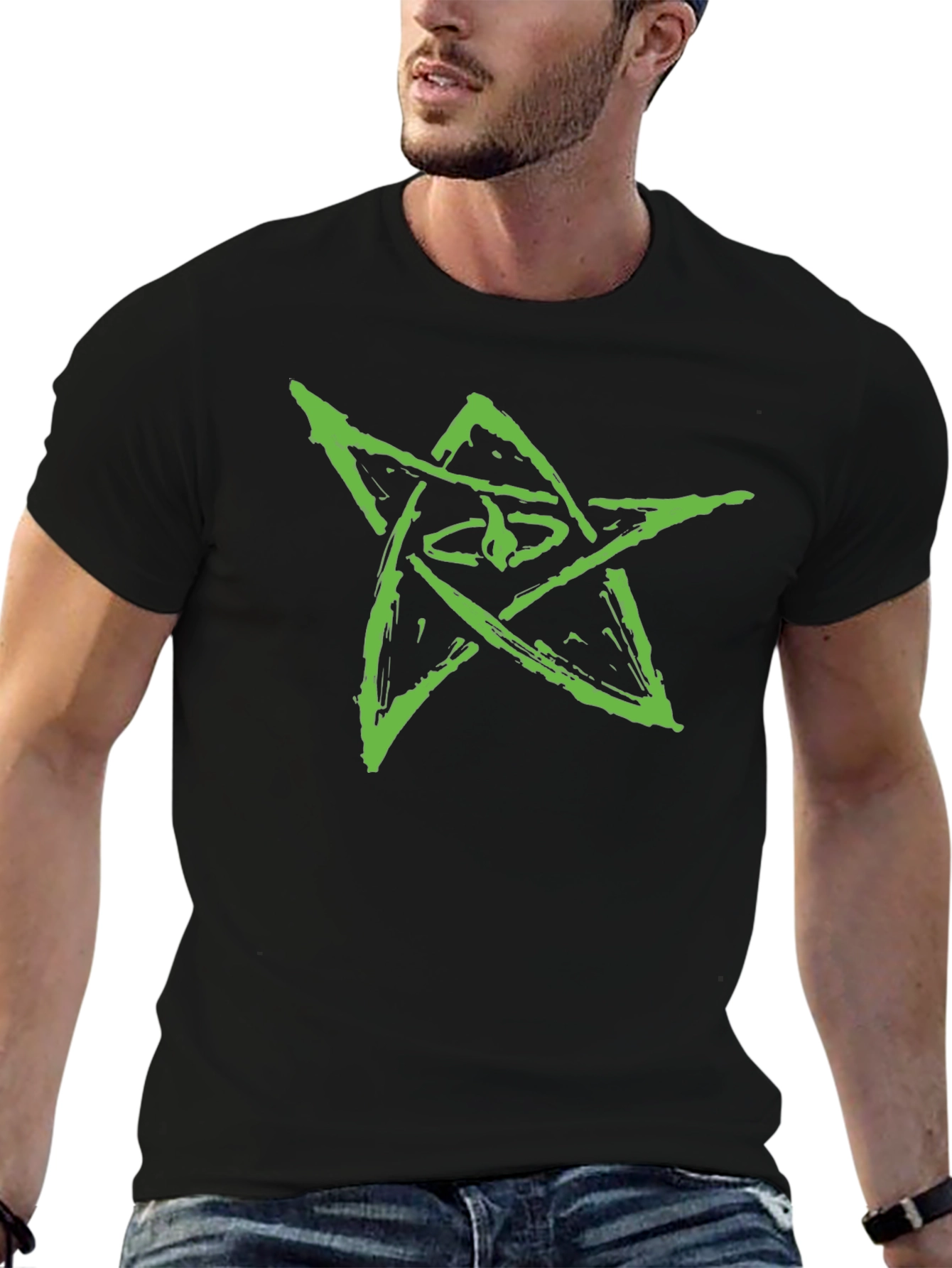 Camiseta Negra con Diseño de Estrella Verde