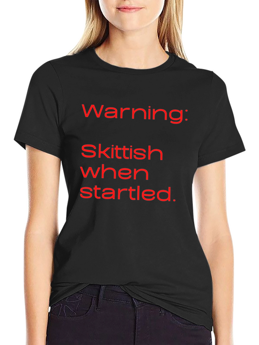 Camiseta Negra con Mensaje Divertido: ¡Skittish!