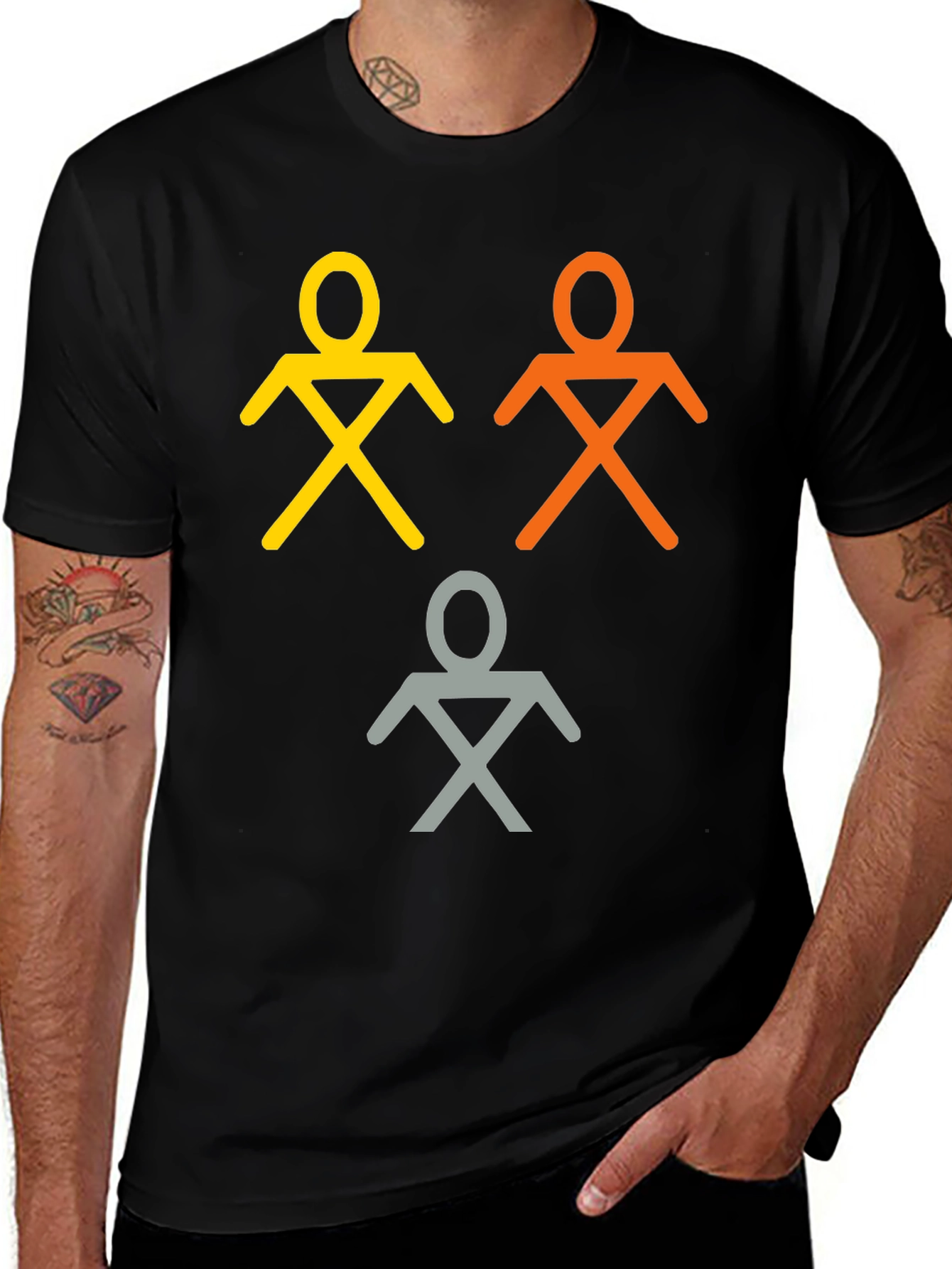 Camiseta Negra con Figuras Abstractas de Personas