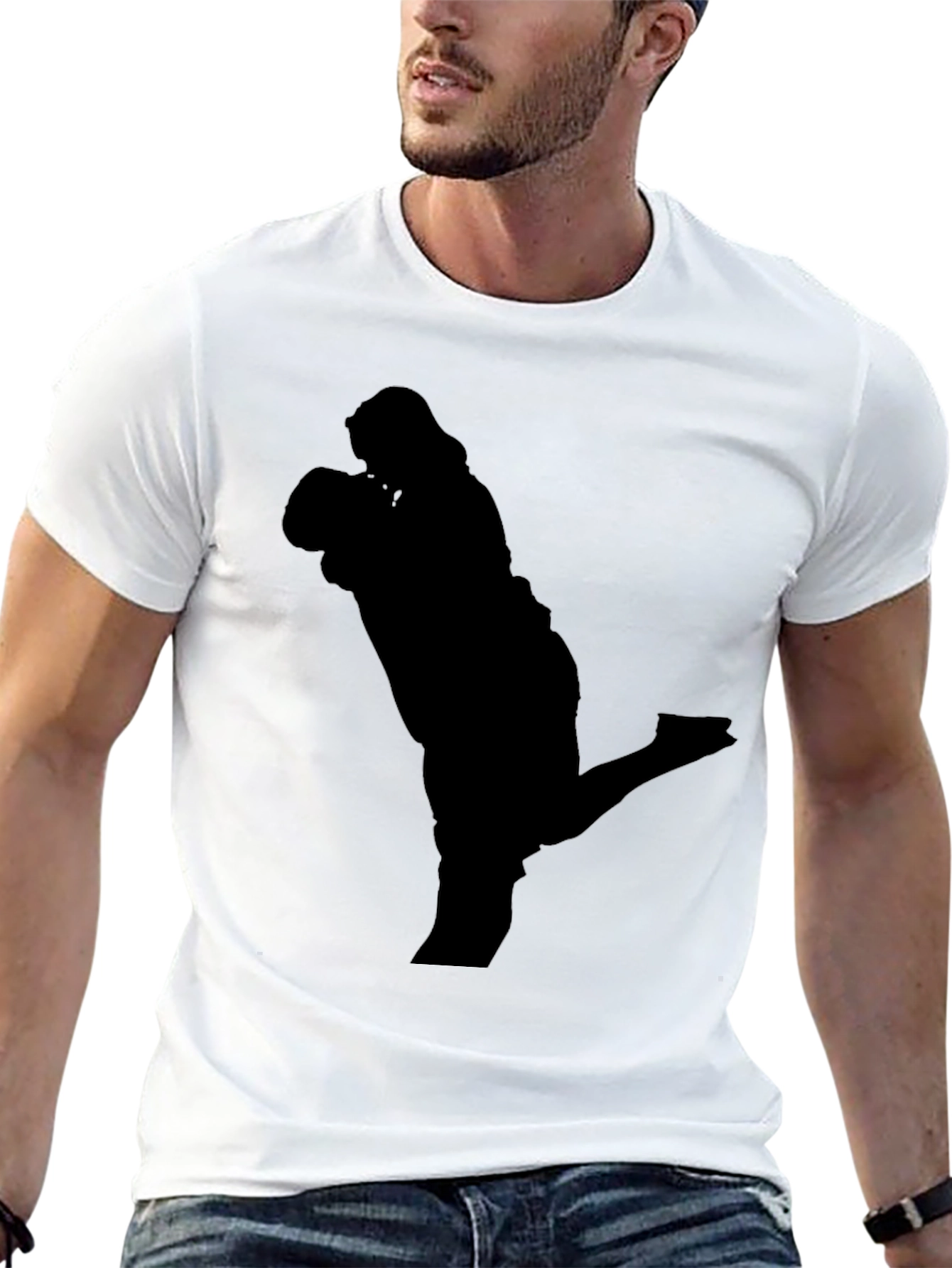 Camiseta Negra con Silueta de Pareja Enamorada