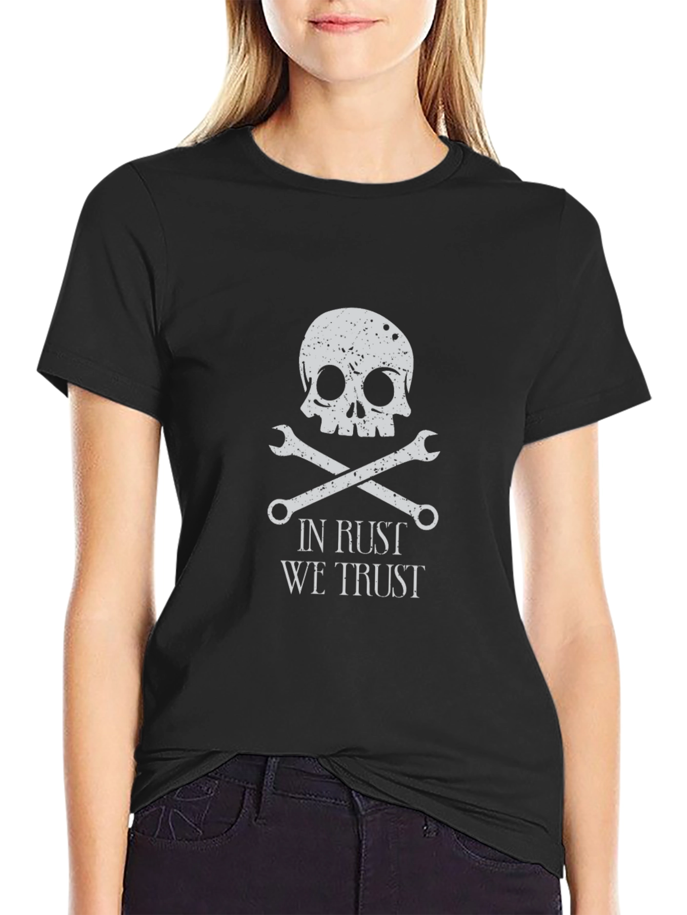 Camiseta Negra con Diseño de Calavera y Llaves Inglesas