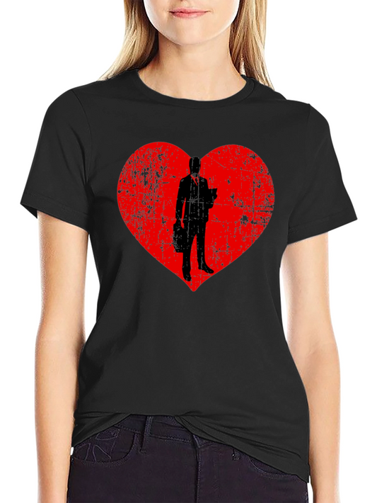 Camiseta Negra con Diseño de Corazón y Silueta Elegante