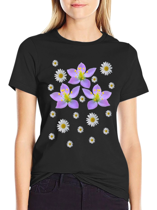 Camiseta Negra con Diseño Floral Lila y Margaritas