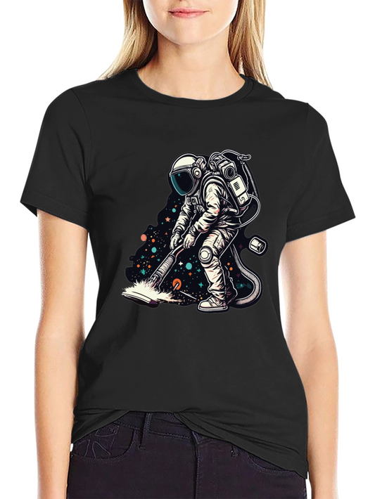Camiseta Negra con Diseño Astronauta Limpiando