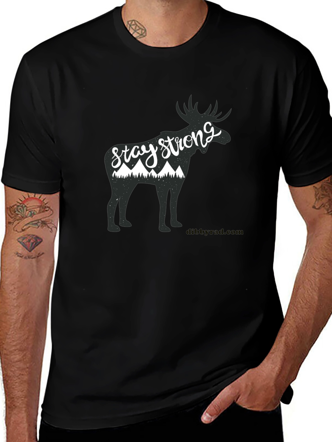 Camiseta Negra con Diseño de Alce y Montañas