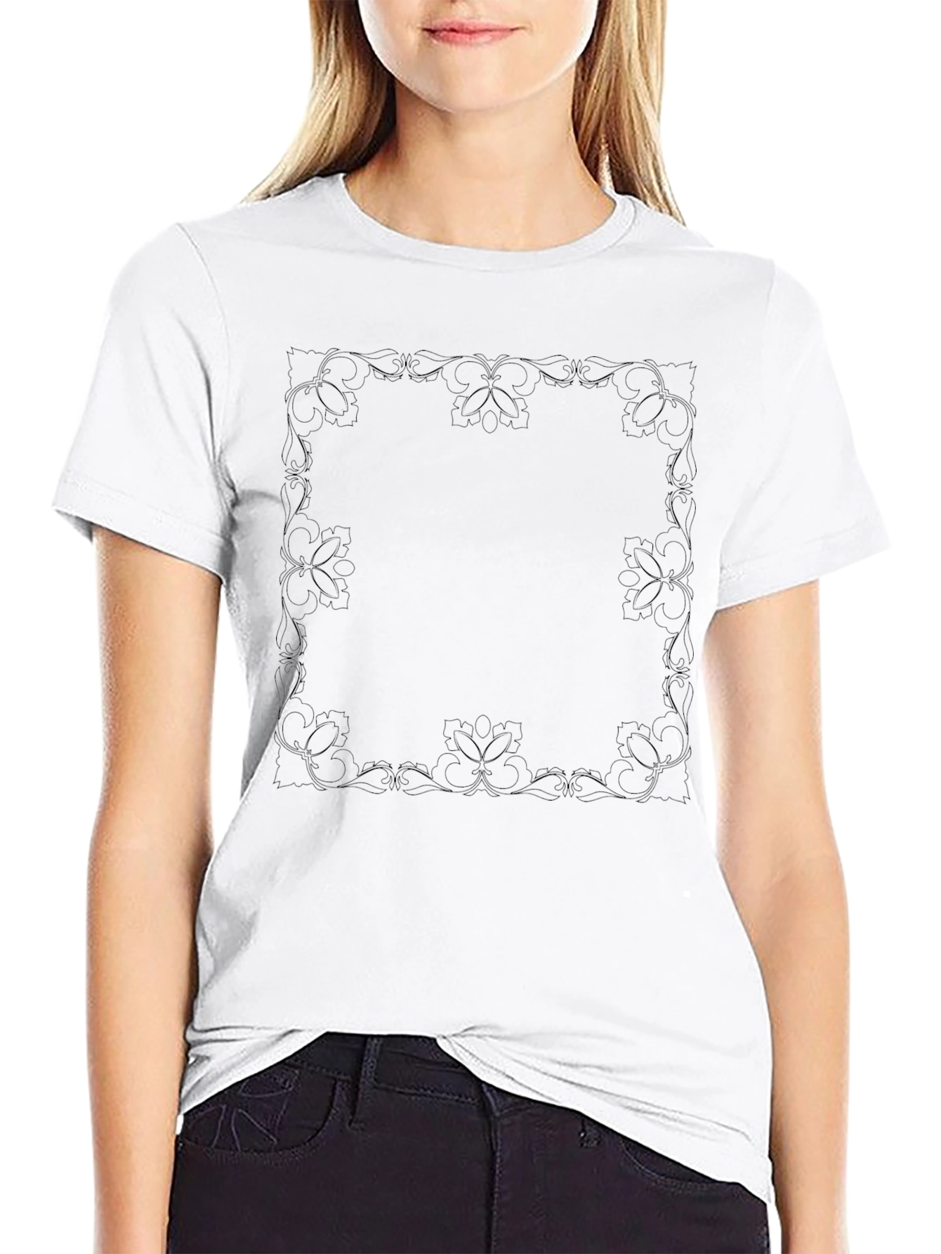 Camiseta Negra Estampado Floral Elegante