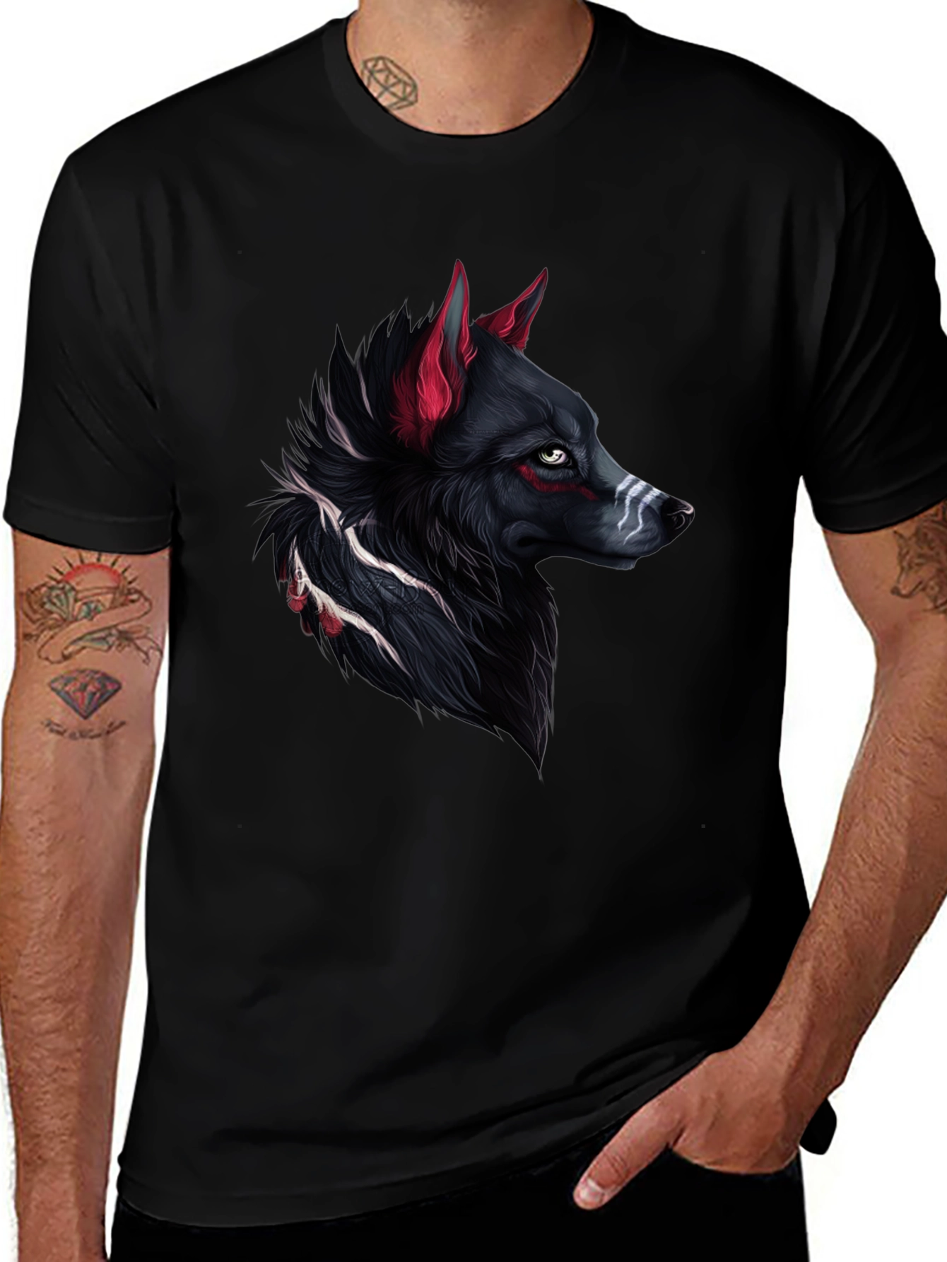 Camiseta Negra con Diseño de Lobo Tribal
