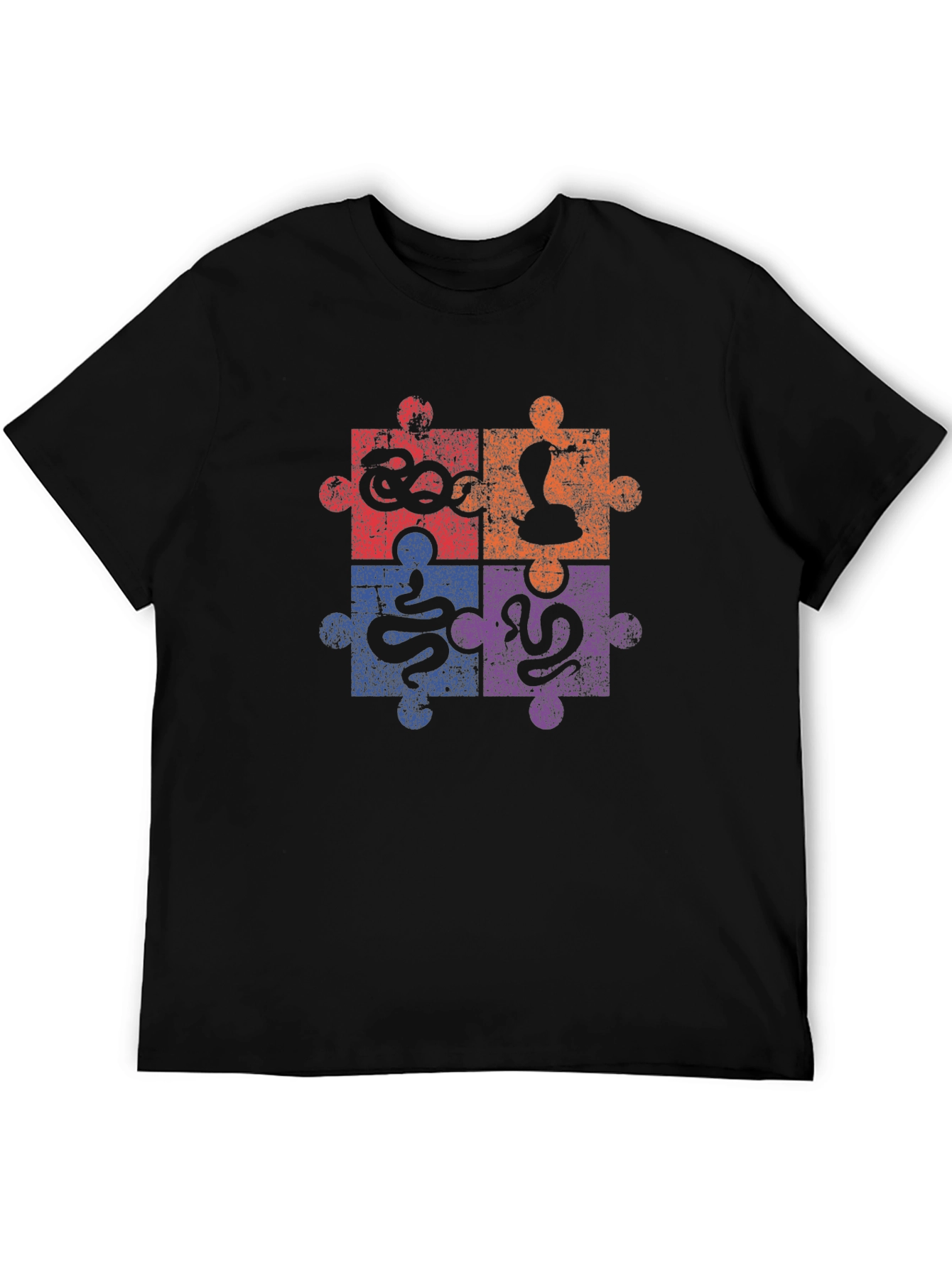 Camiseta Negra con Diseño de Rompecabezas de Serpientes