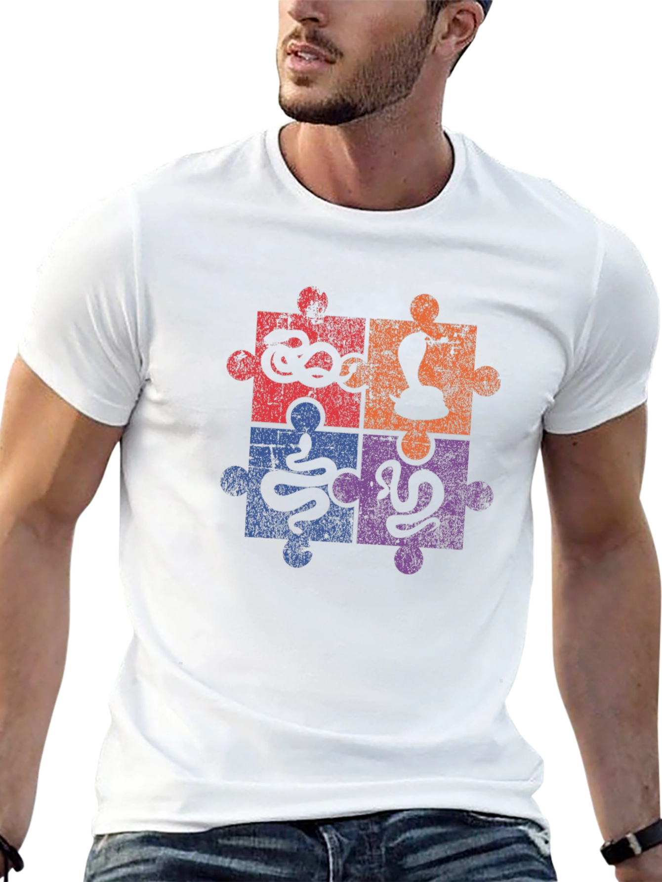 Camiseta Negra con Diseño de Rompecabezas de Serpientes