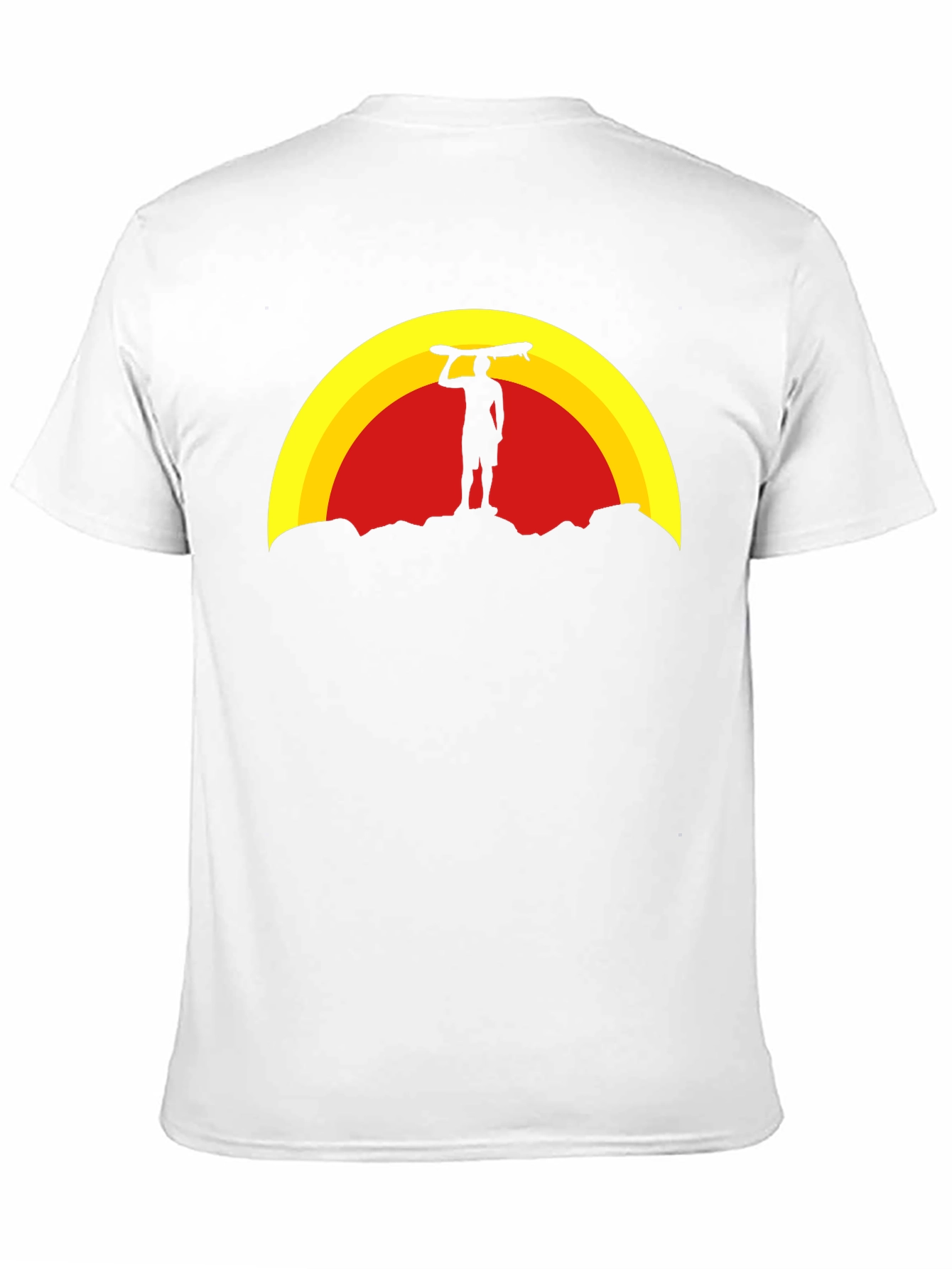 Camiseta Negra: Silueta de Surfista al Atardecer