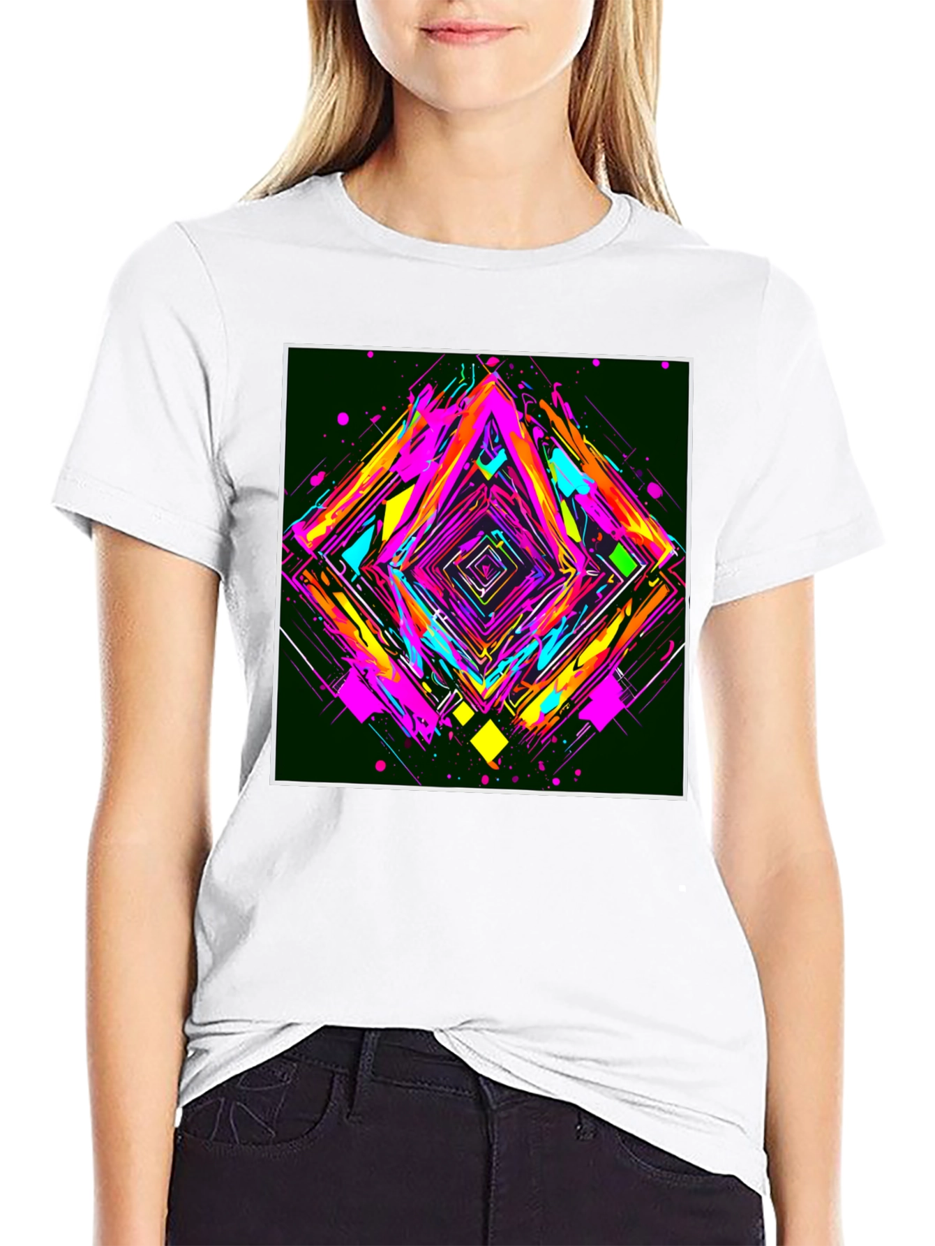 Camiseta Negra con Diseño Abstracto Geométrico