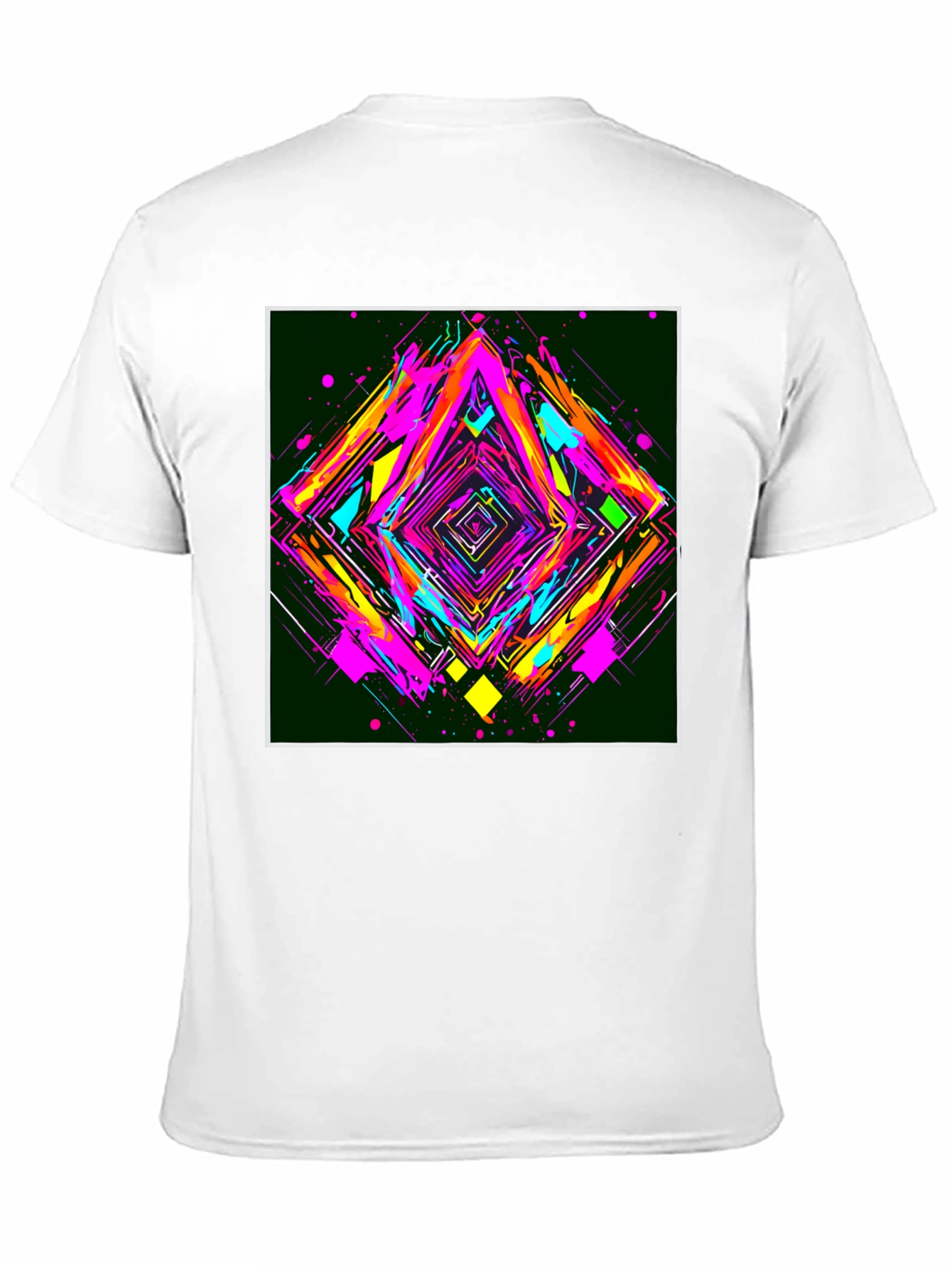 Camiseta Negra con Diseño Abstracto Geométrico