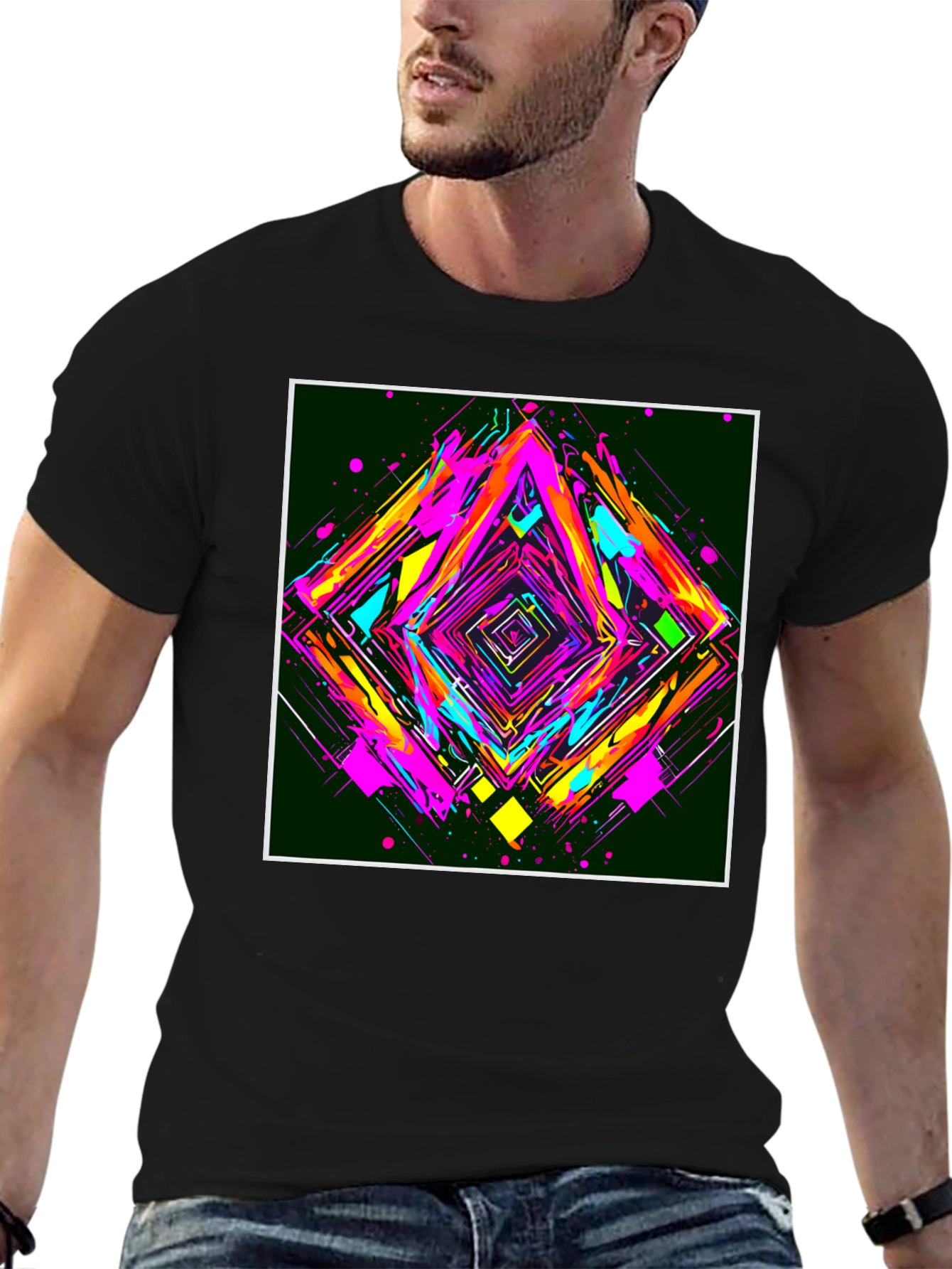 Camiseta Negra con Diseño Abstracto Geométrico