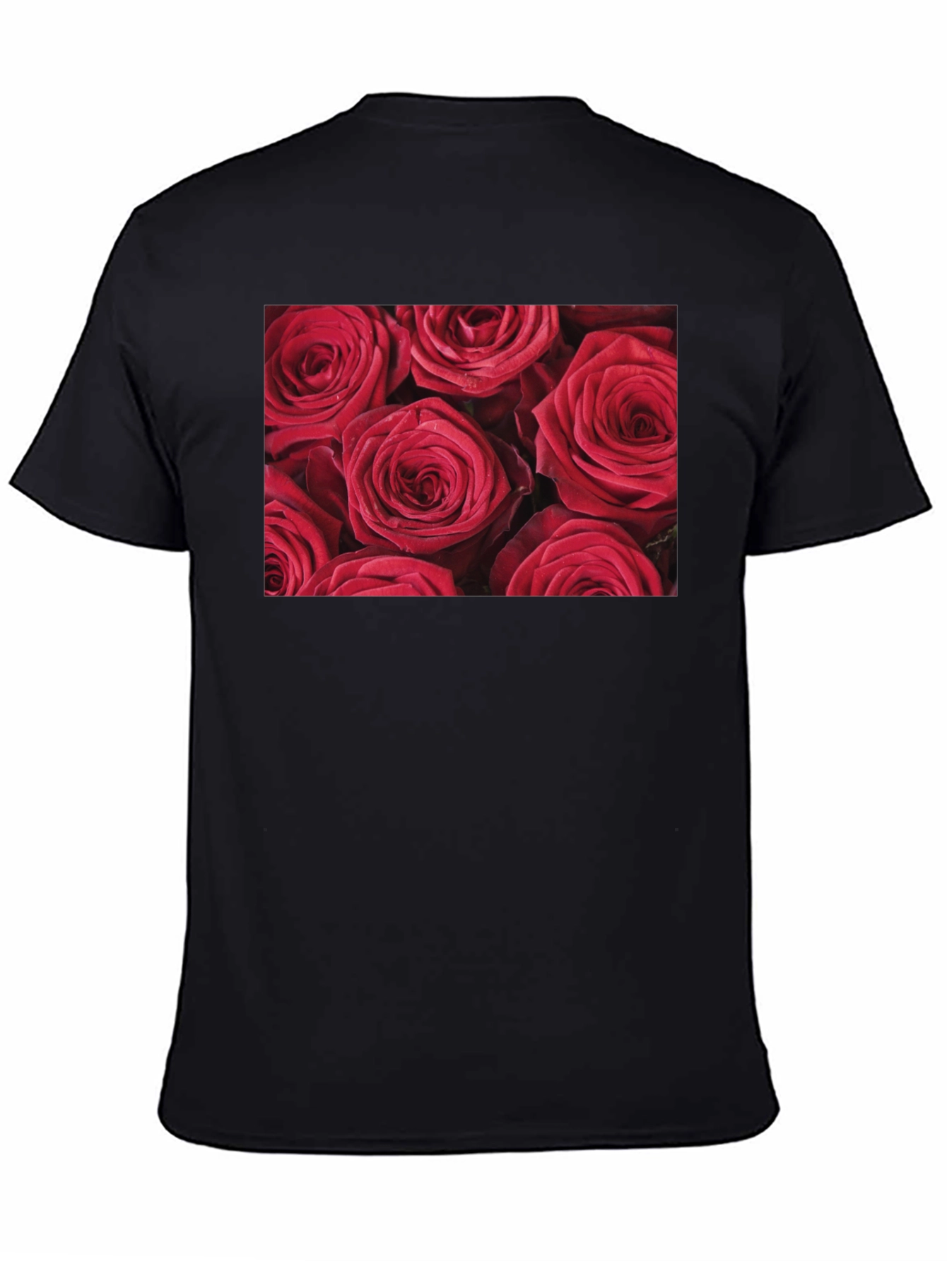 Camiseta Negra con Diseño Floral de Rosas Rojas