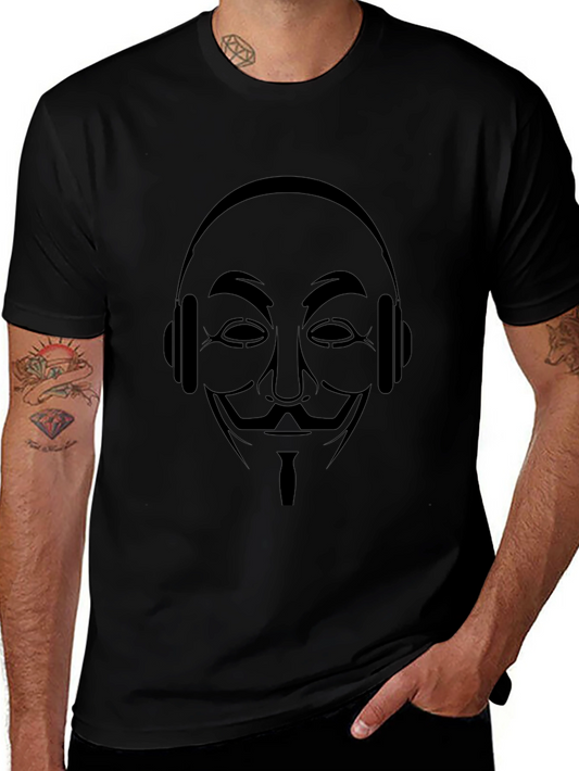 Camiseta Negra con Diseño Anónimo y Audífonos