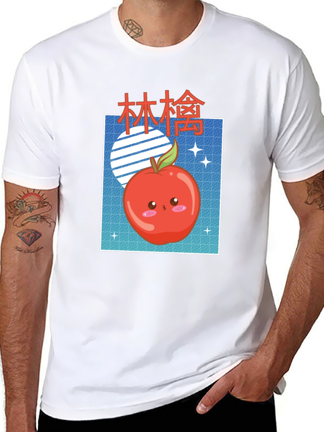 Camiseta Negra con Diseño Kawaii de Manzana