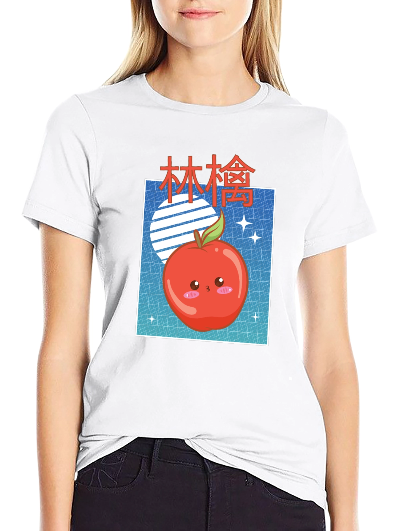 Camiseta Negra con Diseño Kawaii de Manzana
