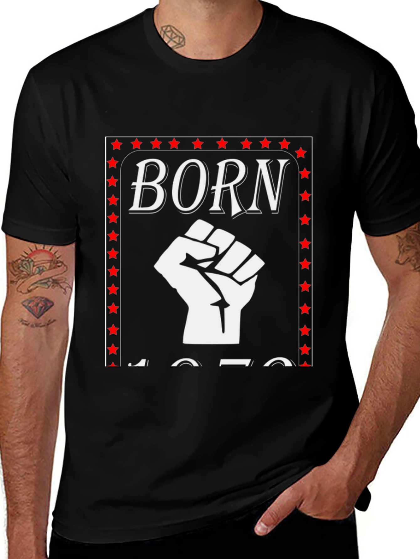 Camiseta Born Puño en Alto Retro