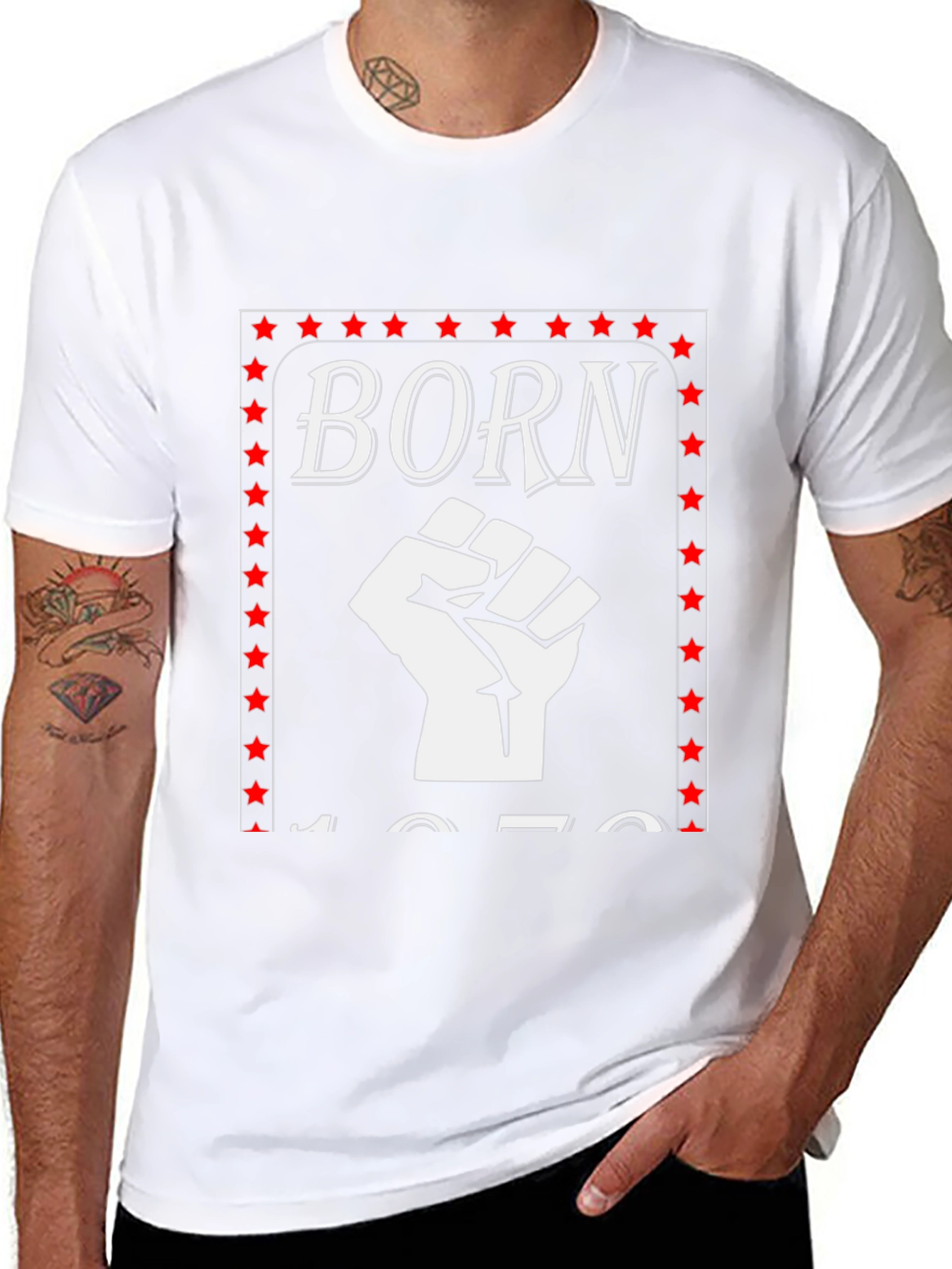 Camiseta Born Puño en Alto Retro