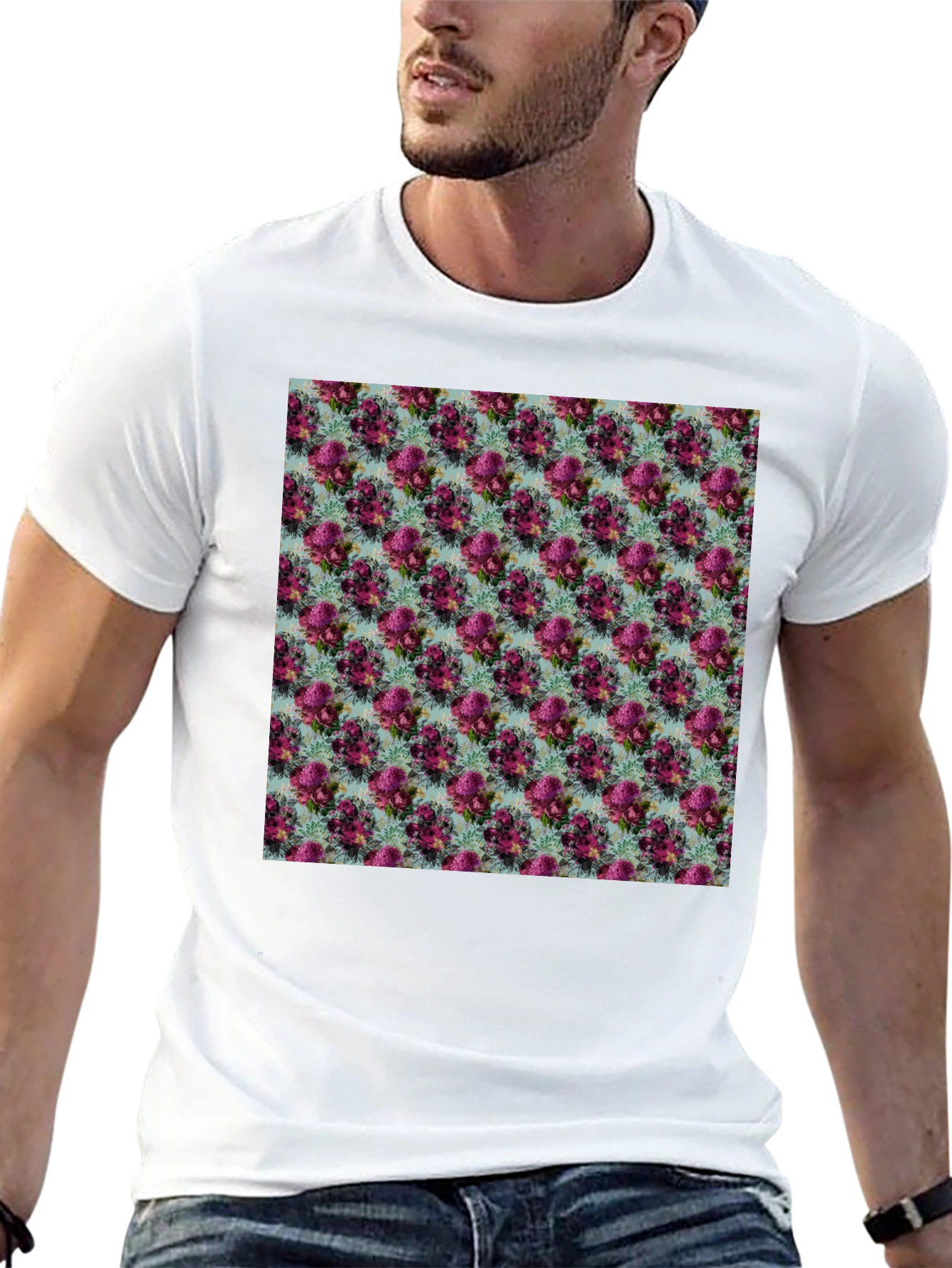 Camiseta Negra con Estampado Floral Elegante