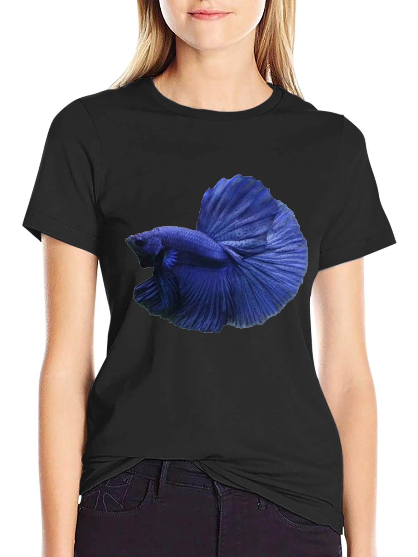 Camiseta Negra con Diseño de Pez Betta Azul