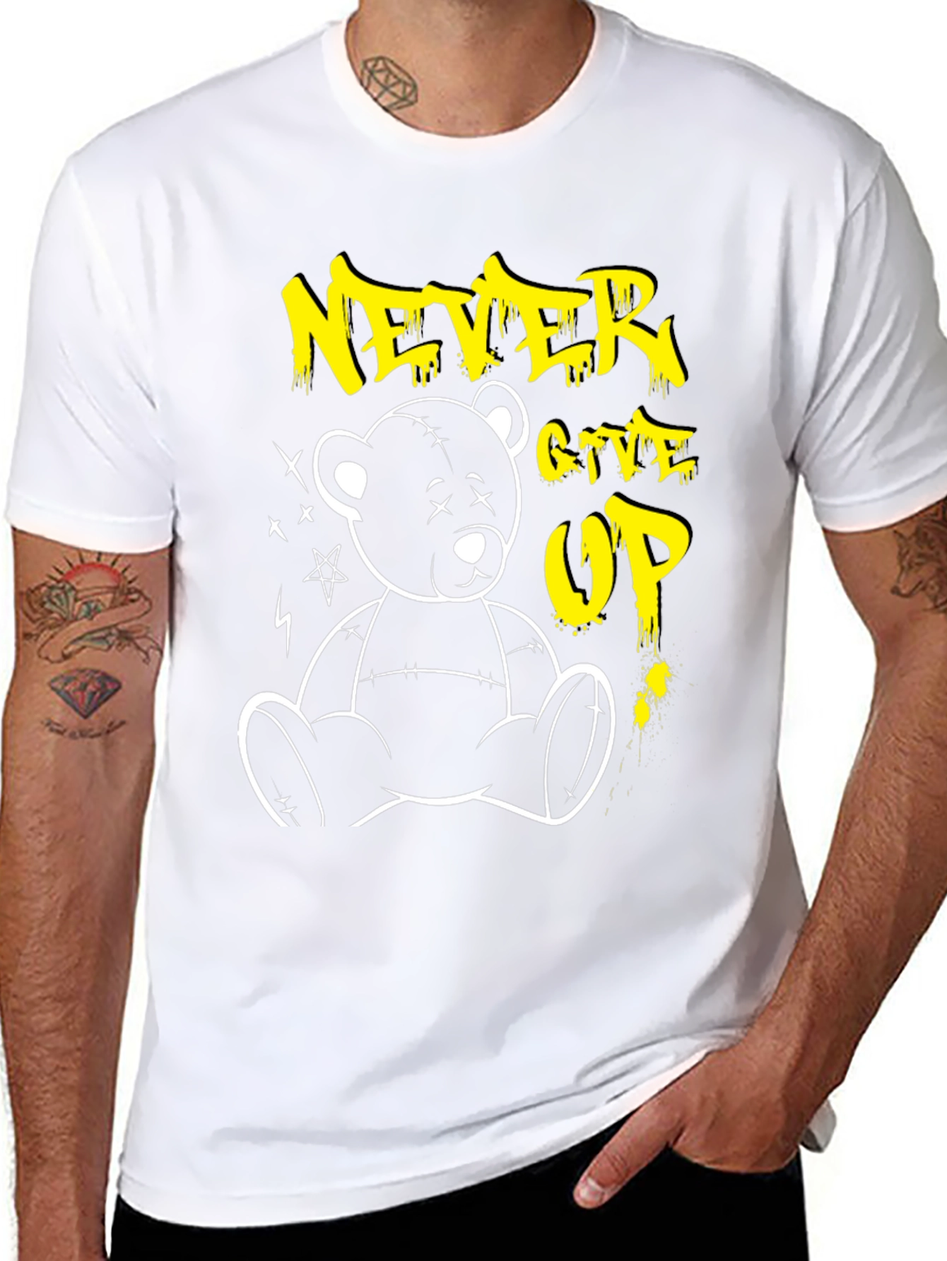 Camiseta Negra Never Give Up Oso de Peluche