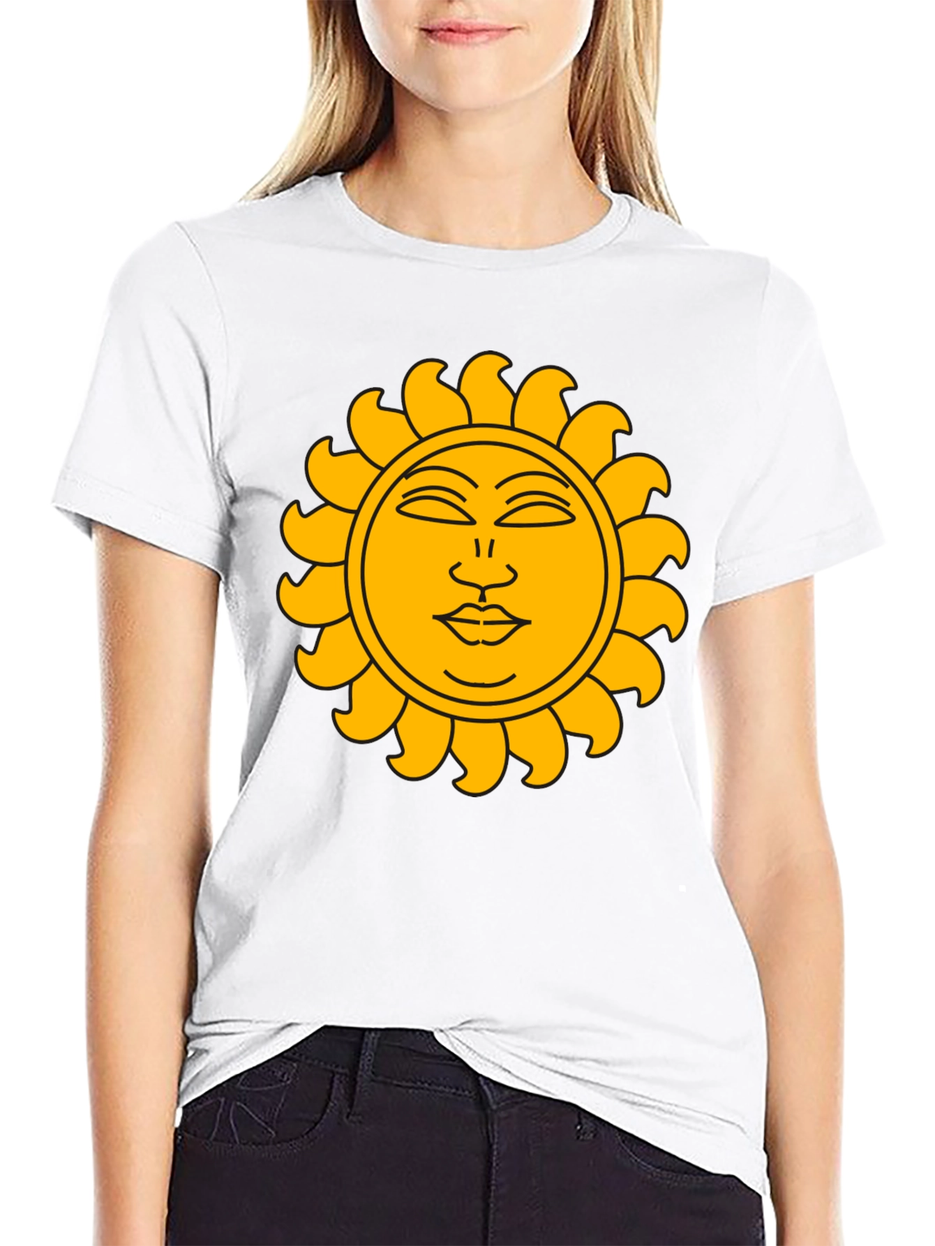 Camiseta Negra con Sol Dorado Estilizado