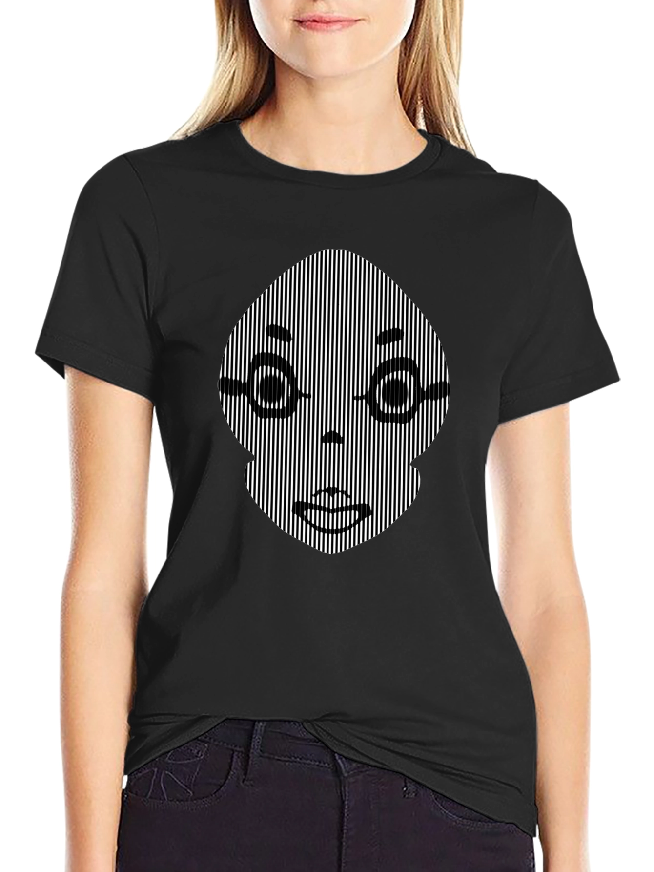 Camiseta Negra con Ilusión Óptica Facial