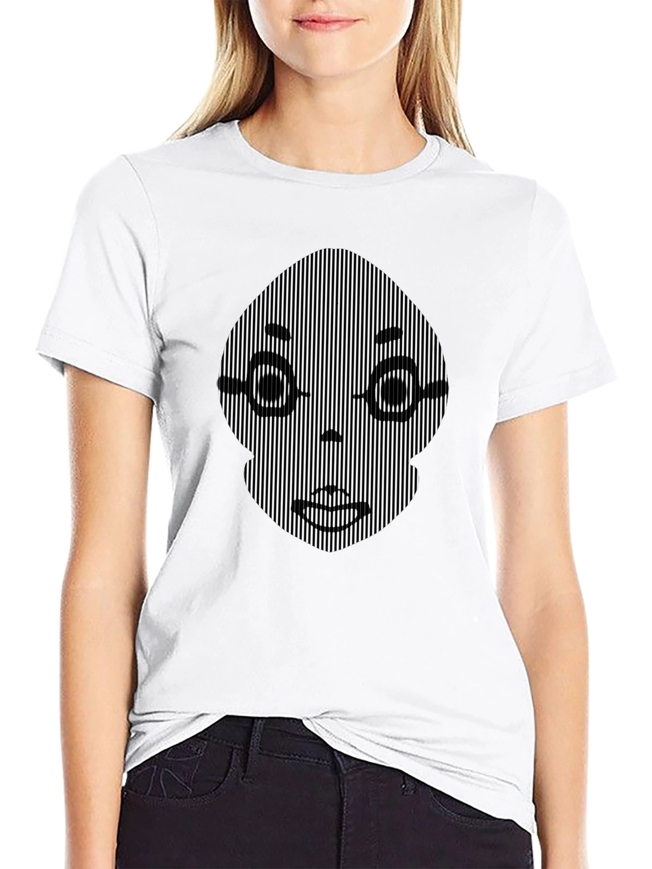 Camiseta Negra con Ilusión Óptica Facial