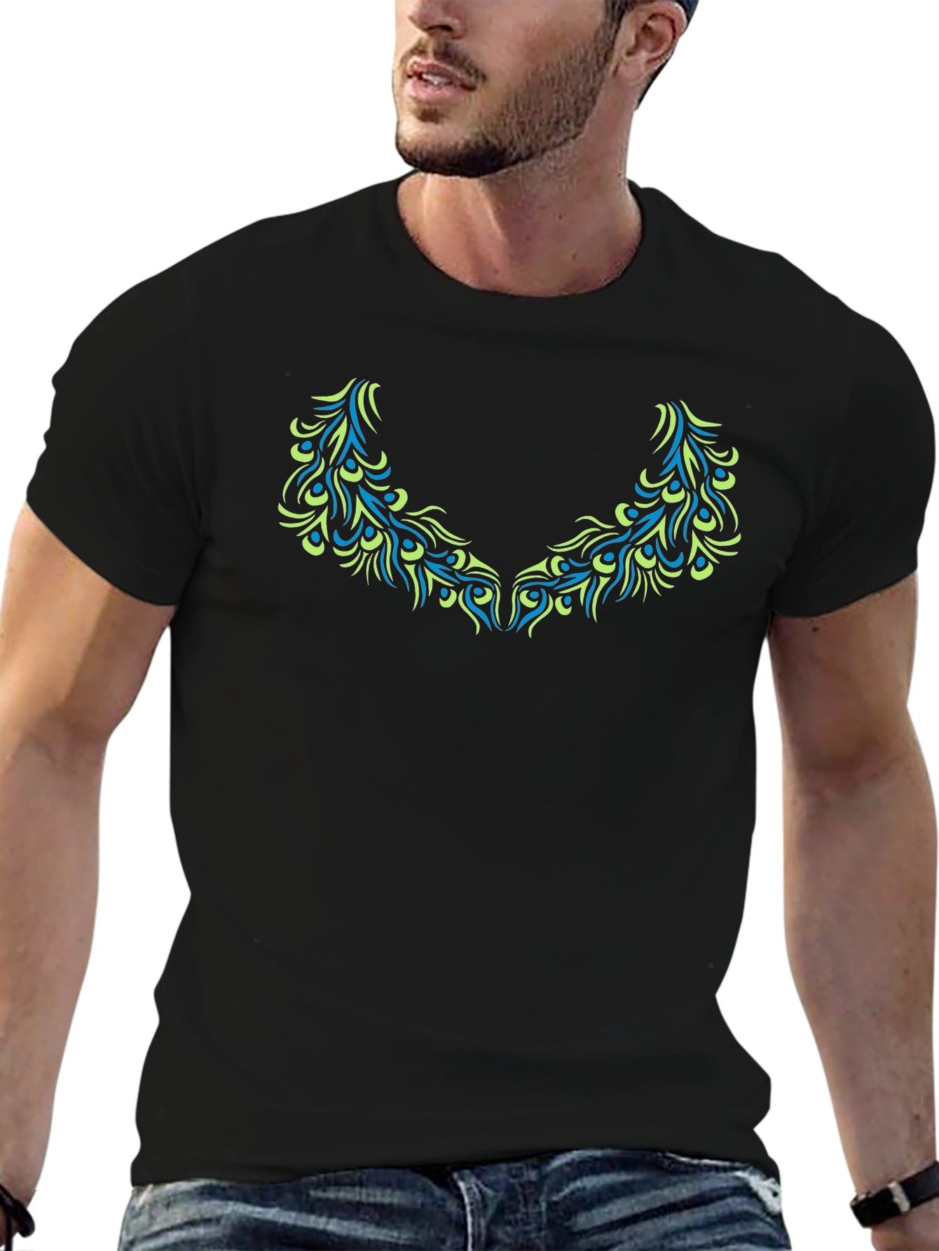 Camiseta Negra Diseño Plumas Estilizadas