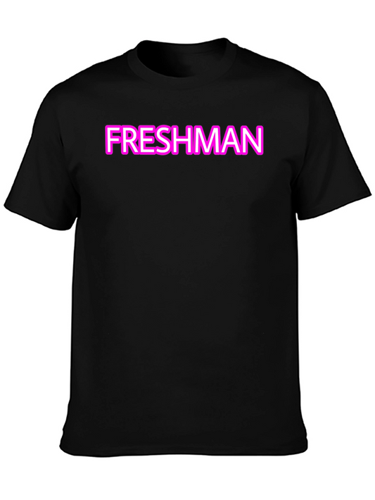 Camiseta Freshman Negra con Letras Neón Rosadas
