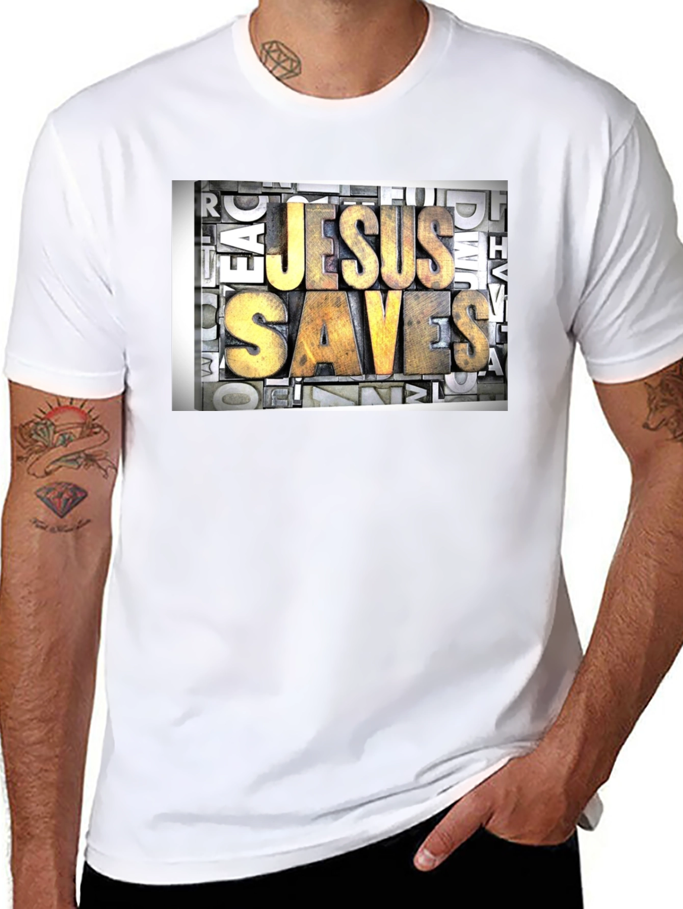 Camiseta Negra Jesús Salva - Estilo Retro