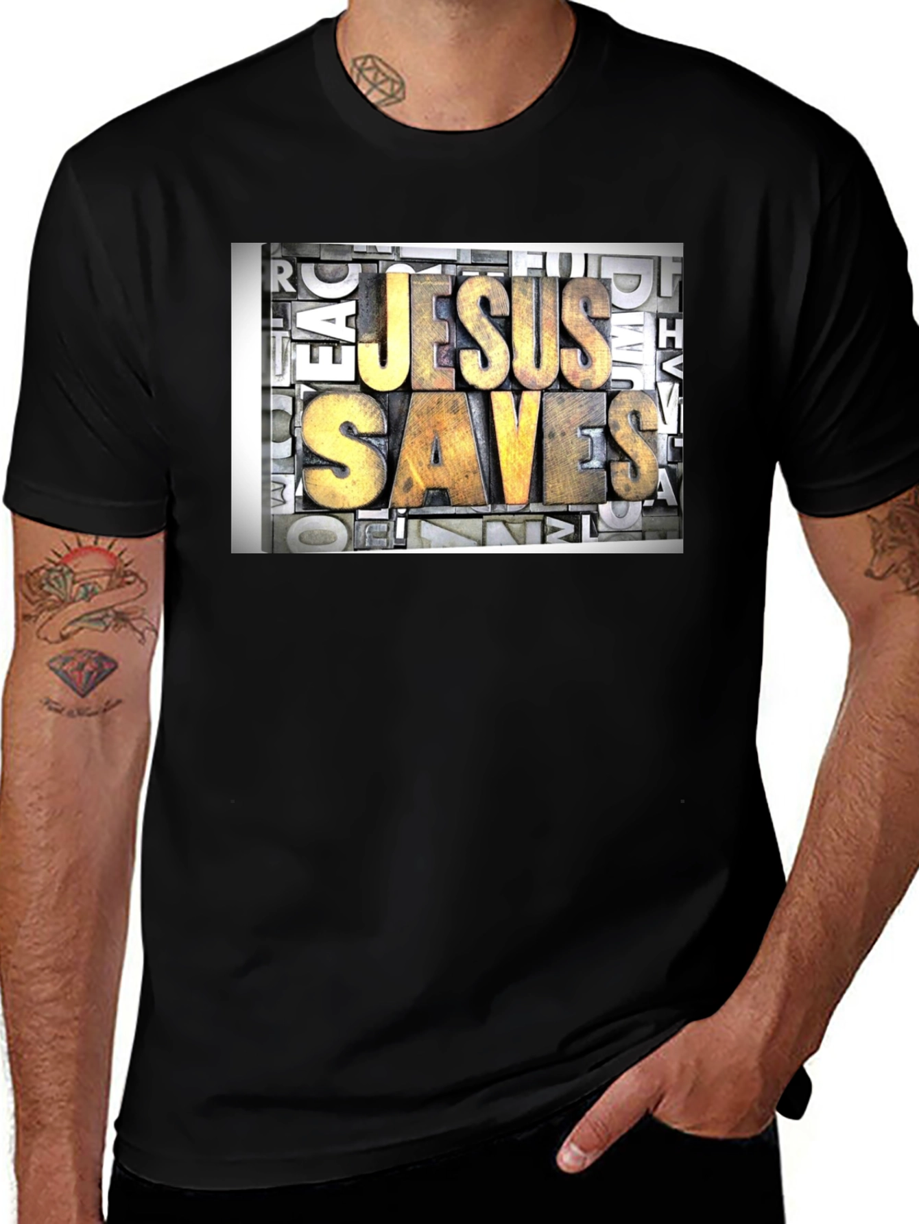Camiseta Negra Jesús Salva - Estilo Retro