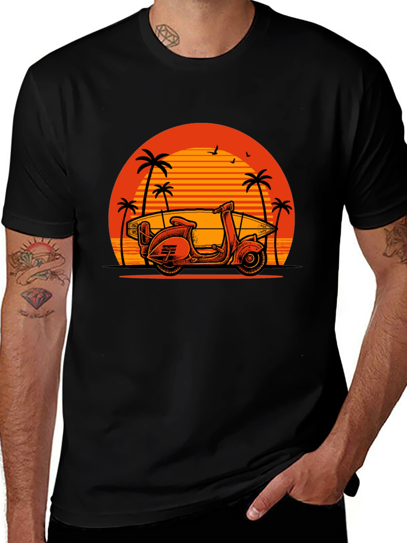 Camiseta Negra con Diseño de Moto y Palmeras
