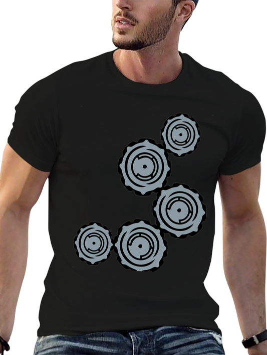 Camiseta Negra con Diseño de Engranajes