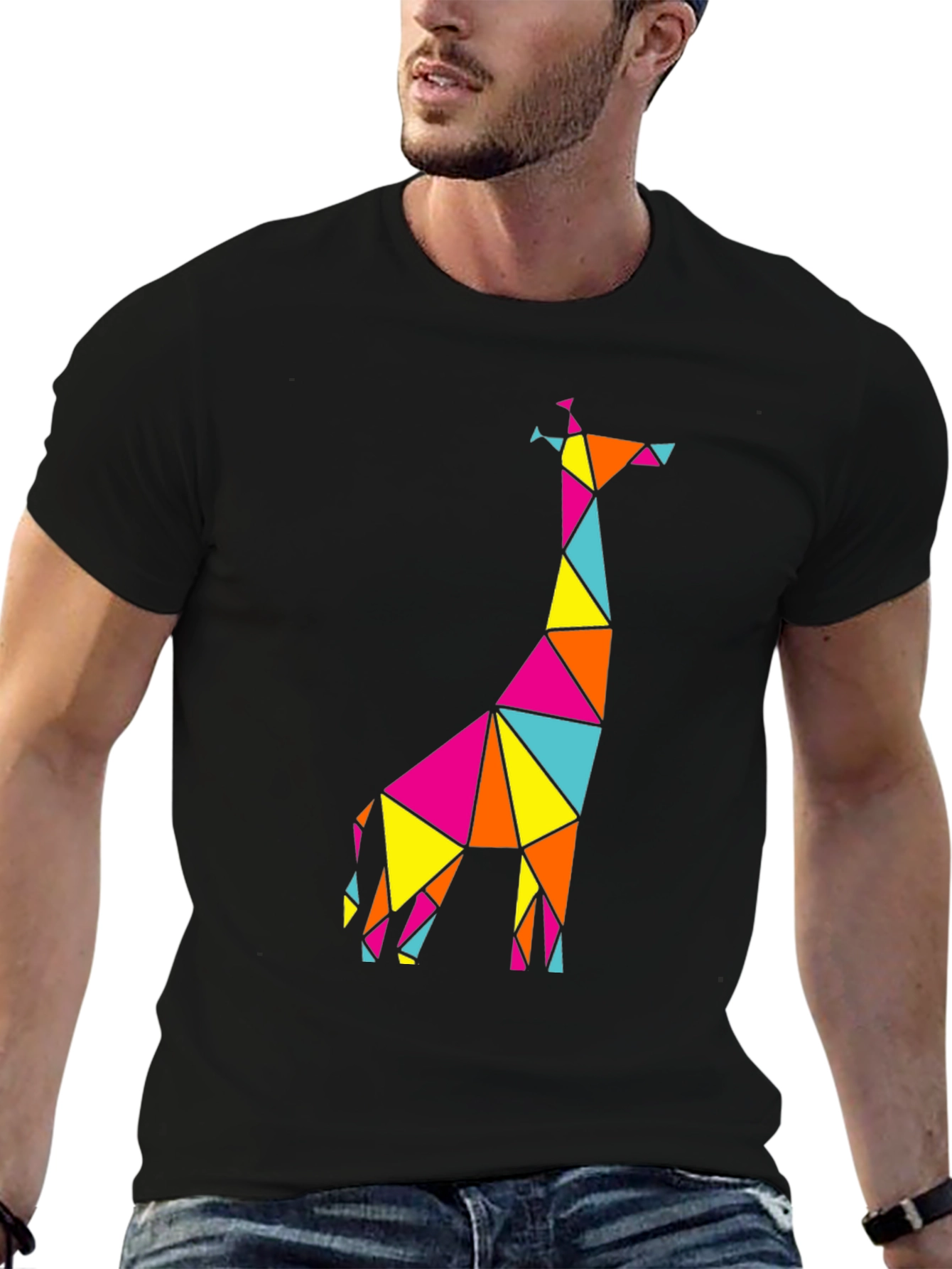 Camiseta Negra con Diseño Geométrico de Jirafa
