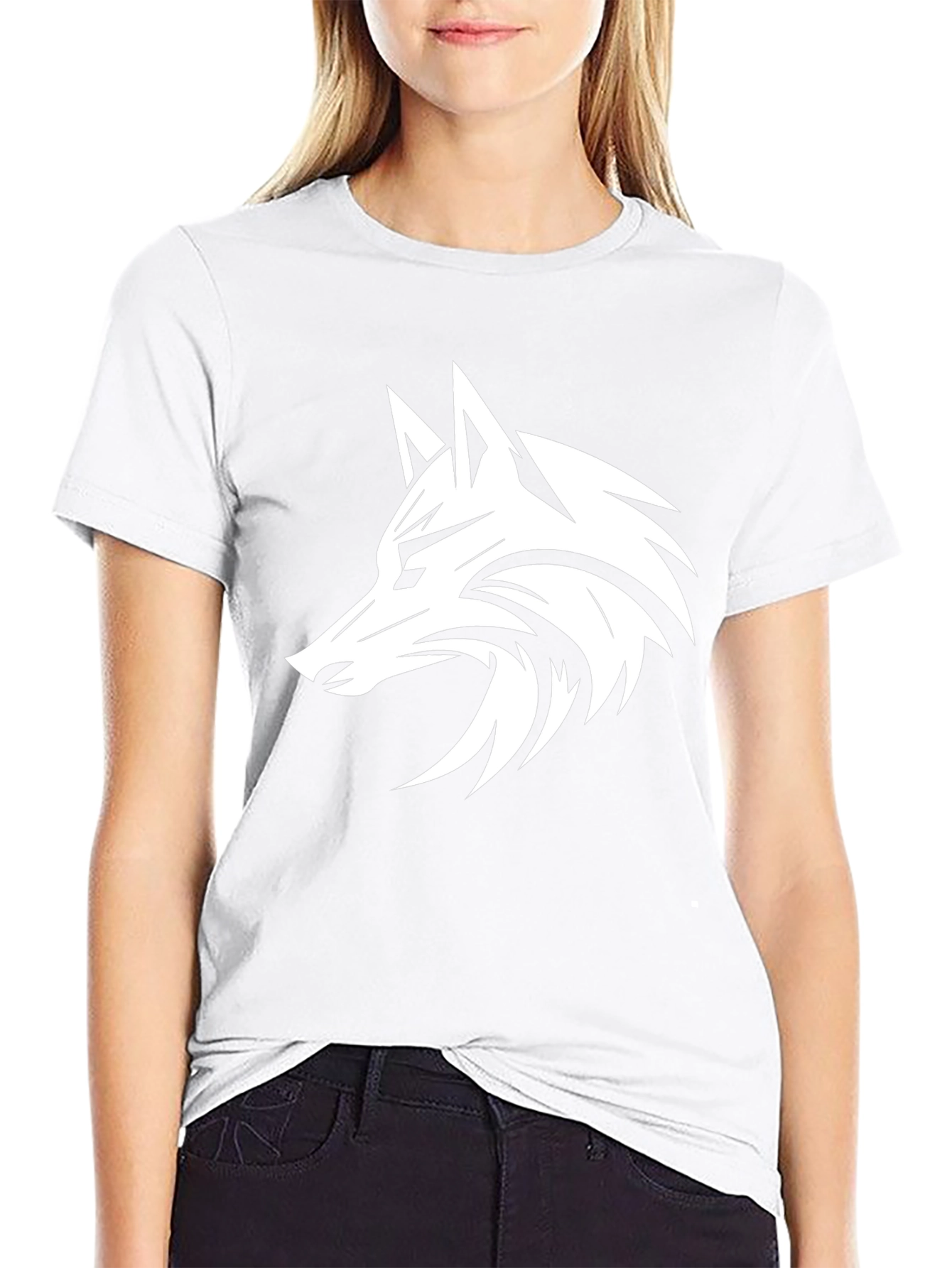 Camiseta Negra con Diseño de Lobo Estilizado
