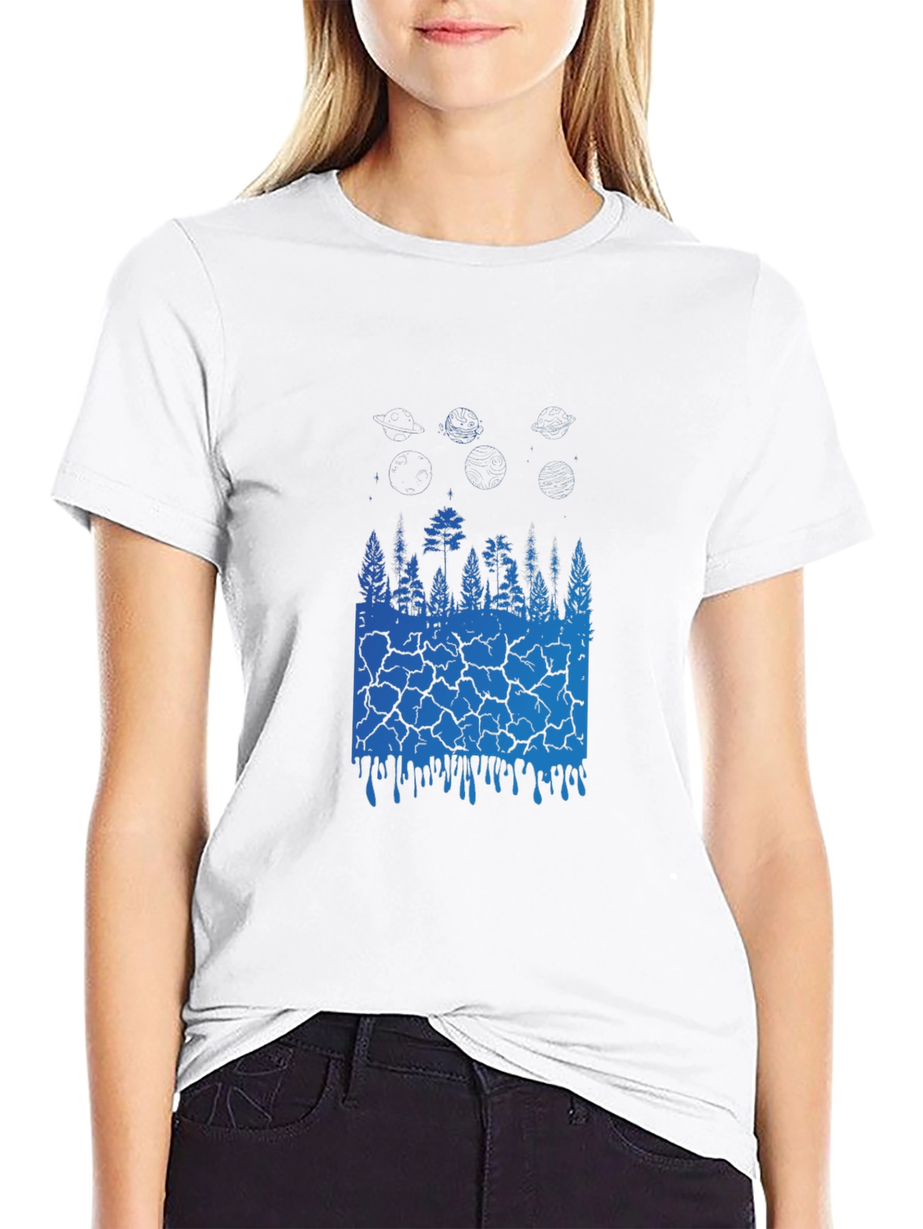 Camiseta Negra con Diseño Abstracto de Naturaleza Azul