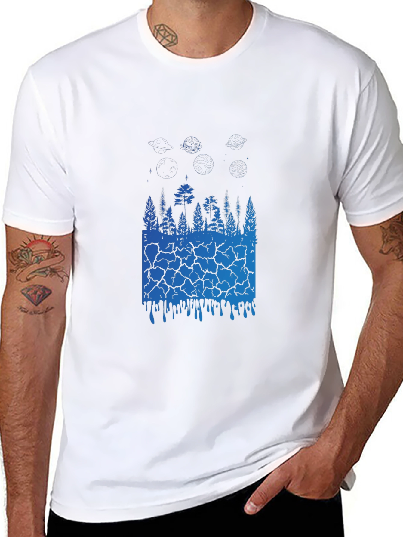 Camiseta Negra con Diseño Abstracto de Naturaleza Azul