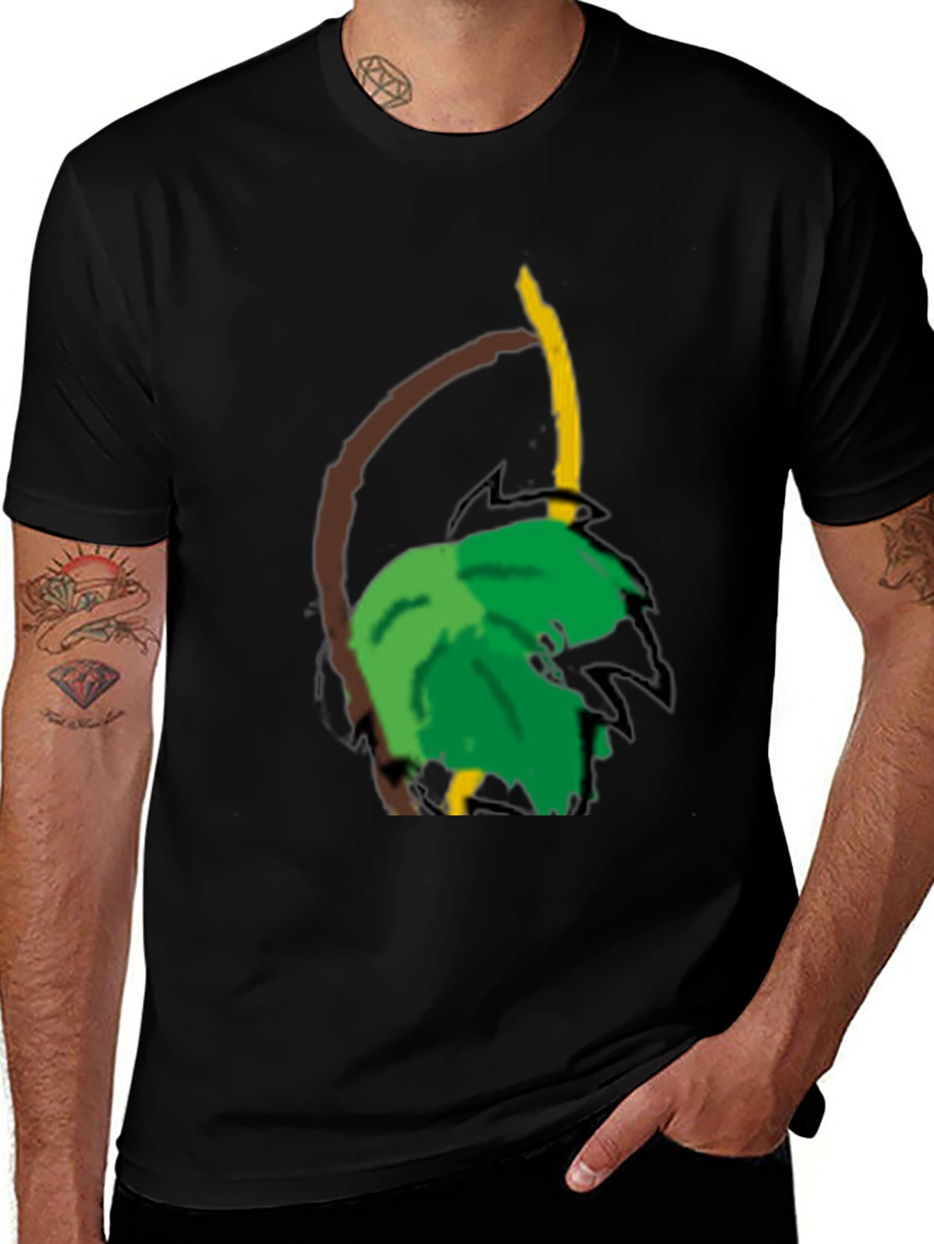 Camiseta Negra con Diseño Tropical Abstracto