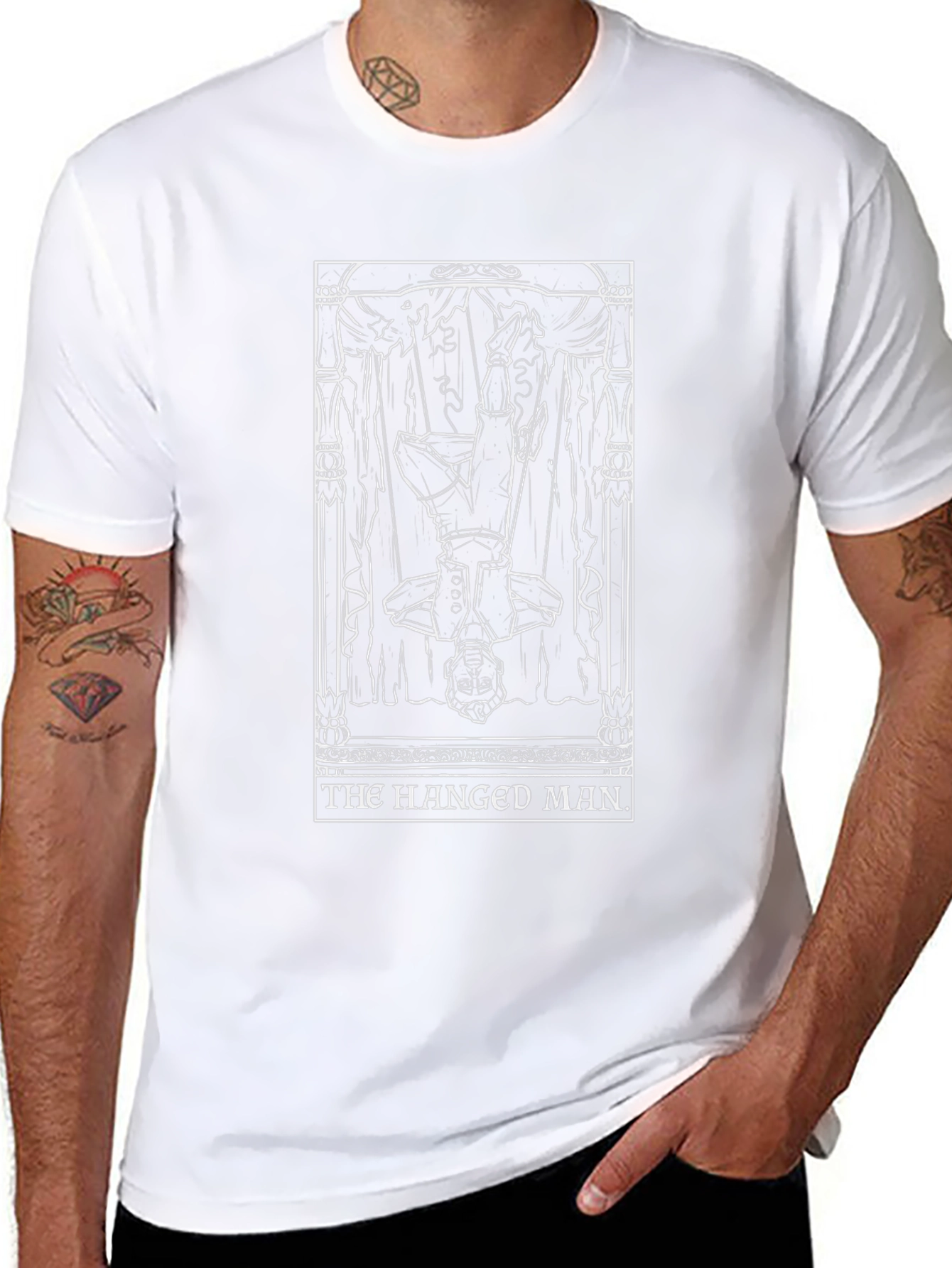 Camiseta Negra El Colgado Estilo Tarot