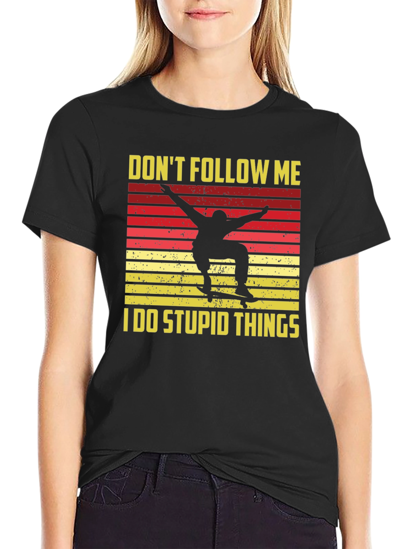 Camiseta Negra con Diseño de Skater No Me Sigas