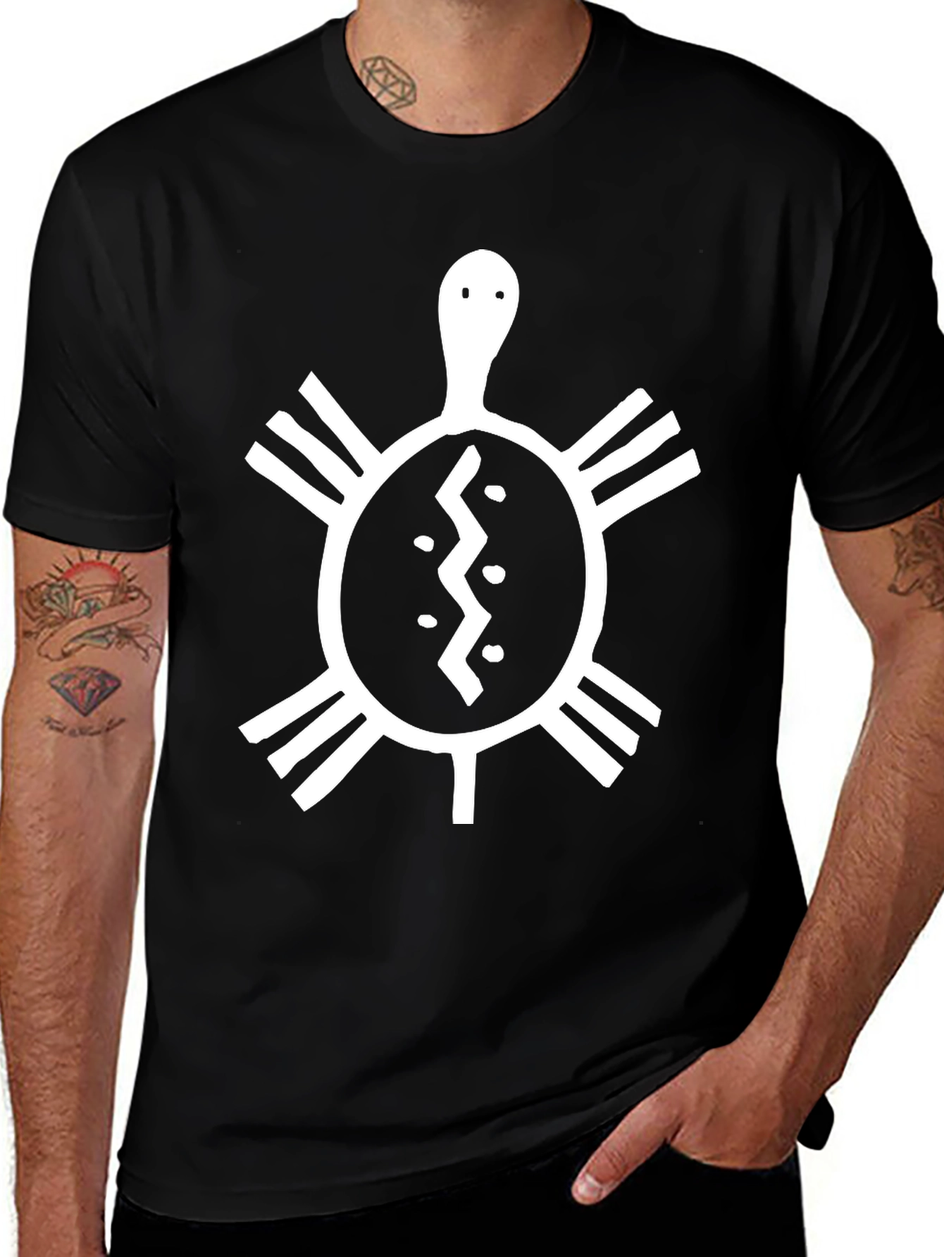Camiseta Negra con Diseño de Tortuga Nativa Americana