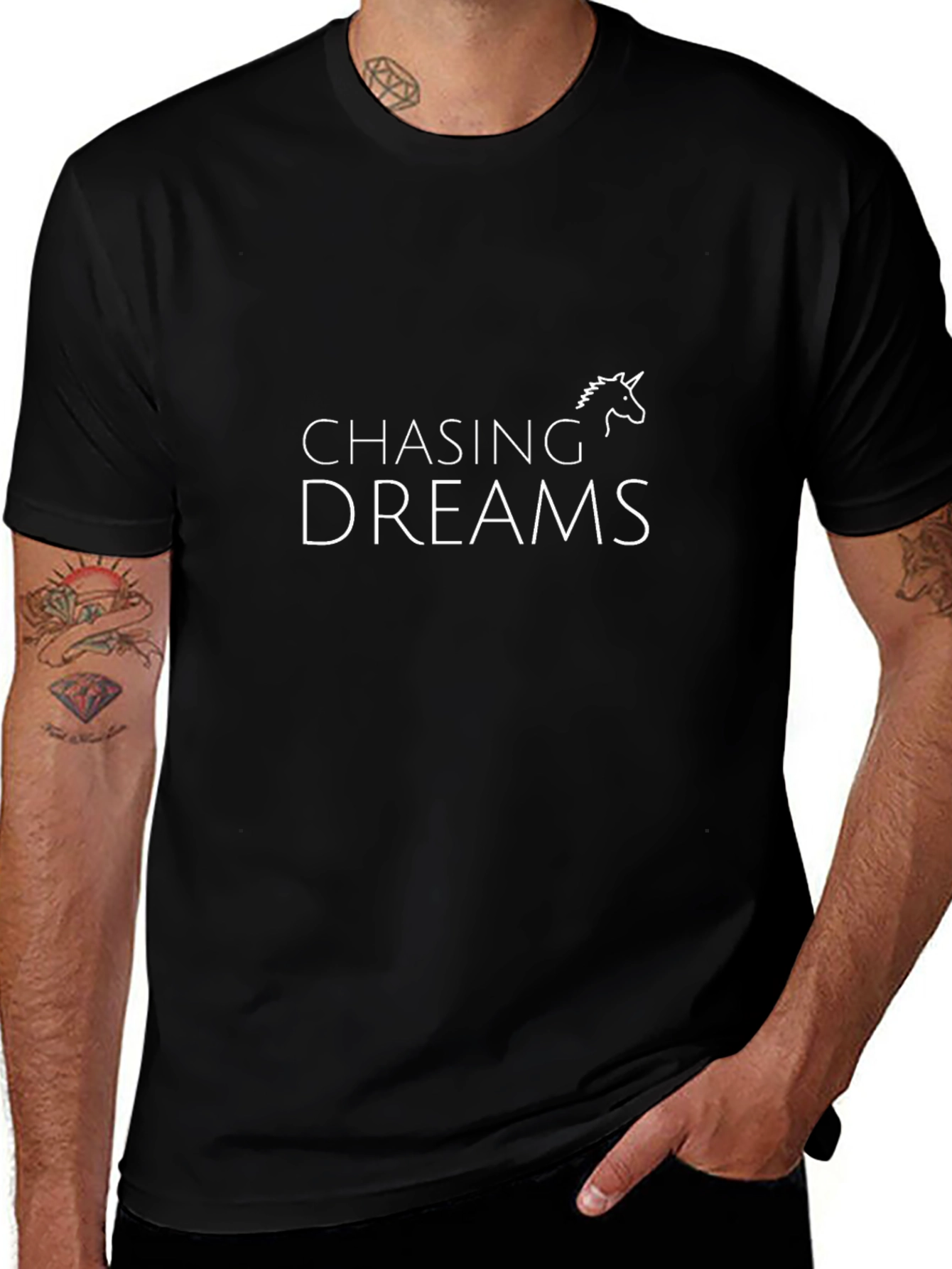 Camiseta Negra Chasing Dreams con Unicornio