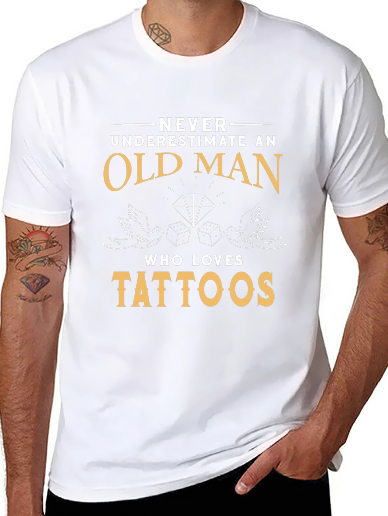 Camiseta Negra Hombre Old Man Who Loves Tattoos