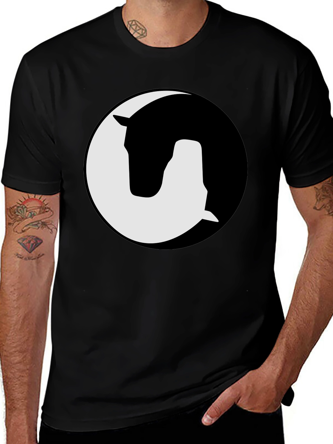 Camiseta Negra Yin Yang Caballo Diseño Gráfico Unisex