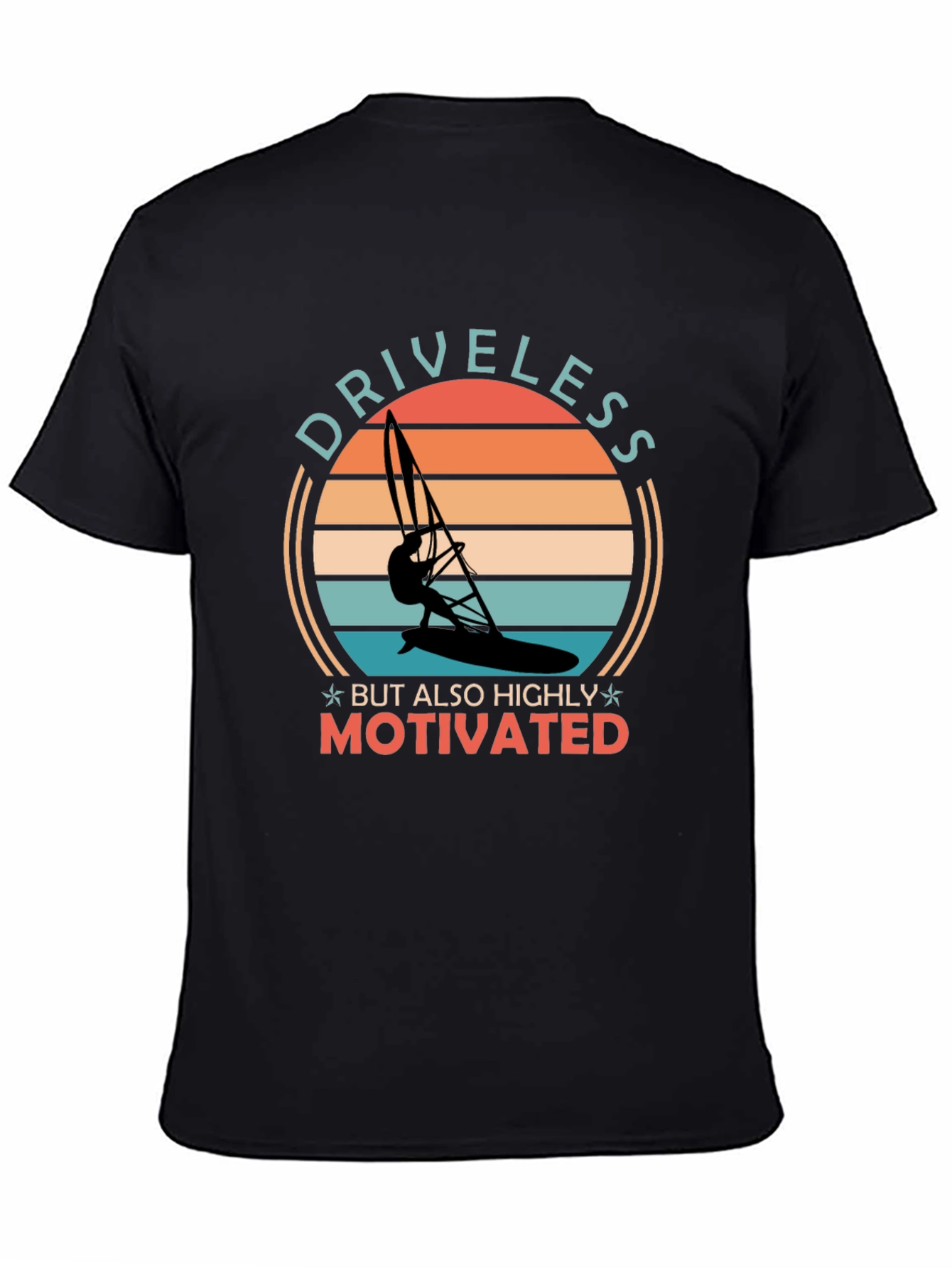 Camiseta Negra con Diseño de Windsurfista Motivacional