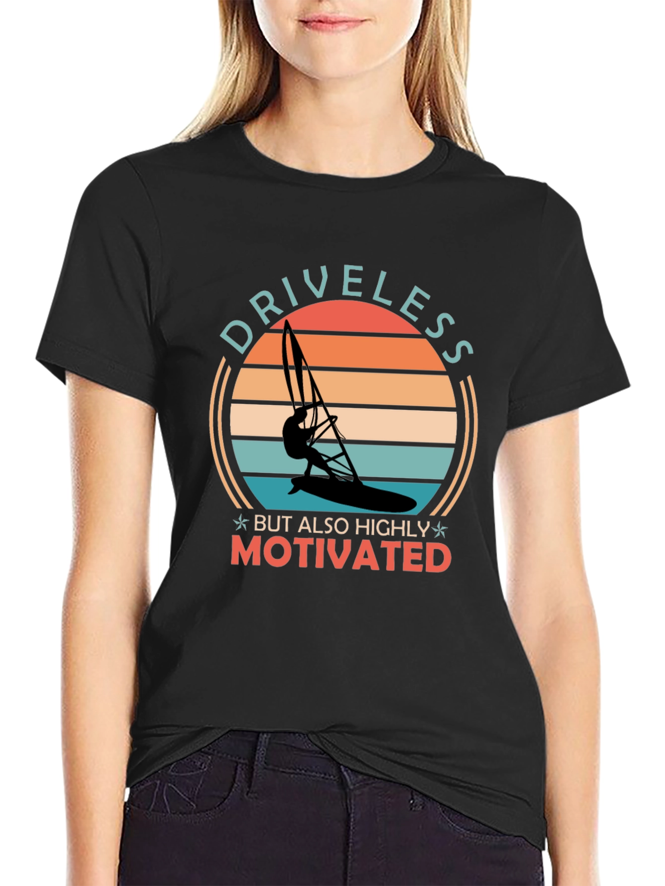 Camiseta Negra con Diseño de Windsurfista Motivacional